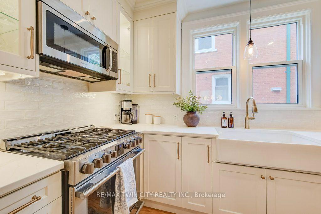 Photo 18 of 22 Whitney Place, Kitchener, Cedar Hill — HOMEH