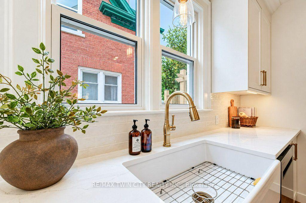 Photo 19 of 22 Whitney Place, Kitchener, Cedar Hill — HOMEH