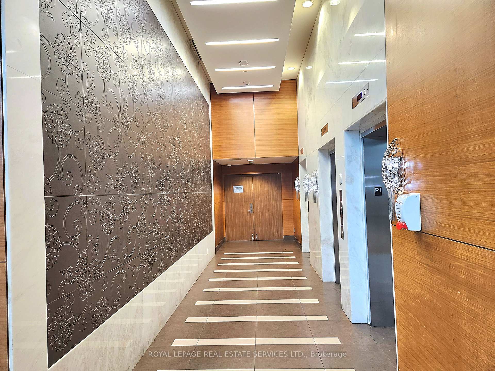 Photo 3 of Unit 908, 80 Marine Parade Drive, Etobicoke, Mimico — HOMEH