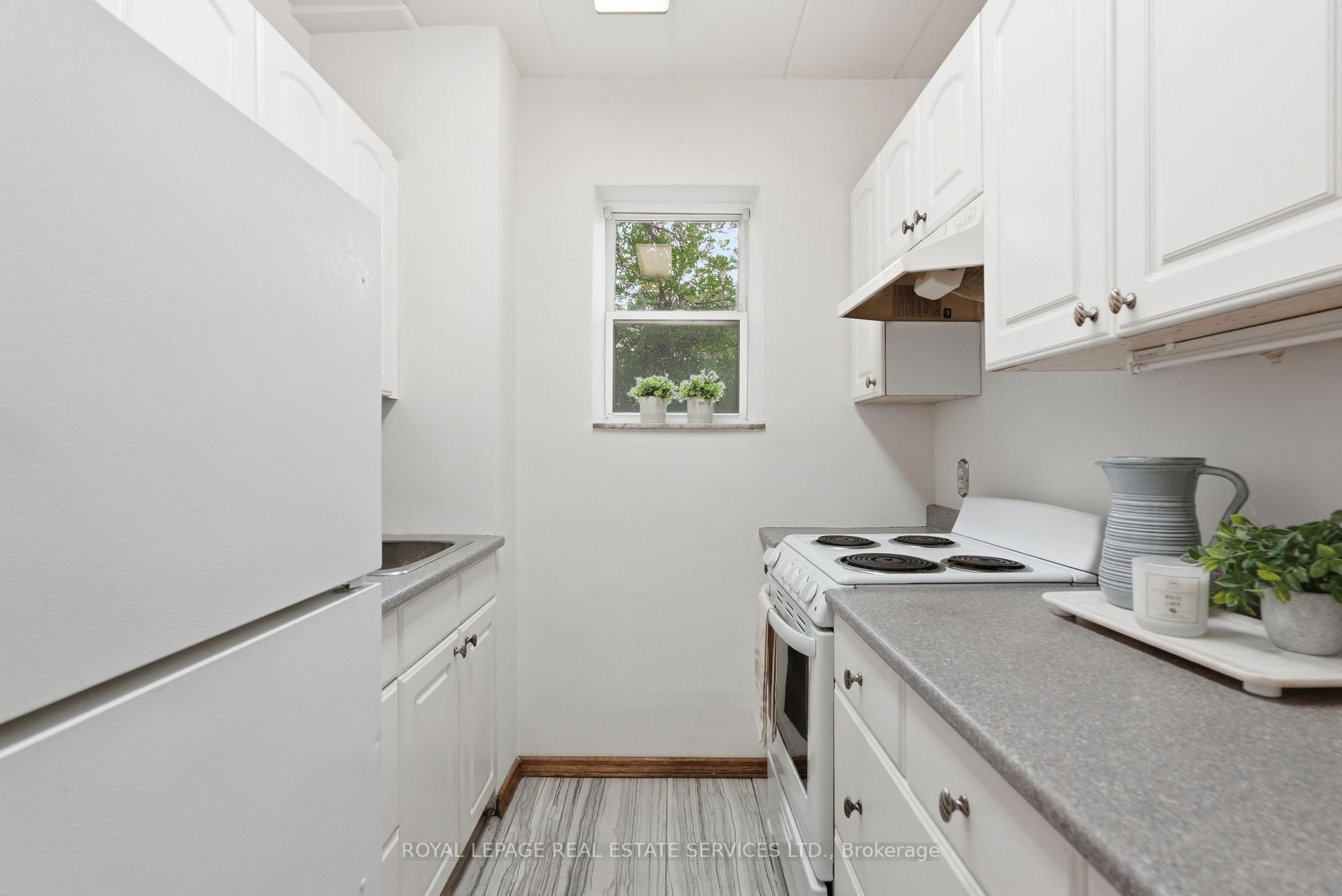 Photo 14 of Unit 208, 107 St. Joseph's Drive, Hamilton, Corktown — HOMEH