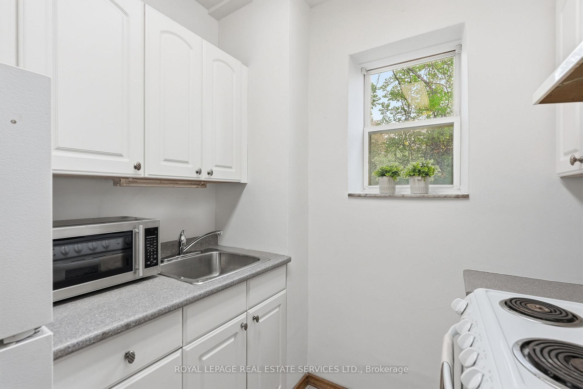 Photo 15 of Unit 208, 107 St. Joseph's Drive, Hamilton, Corktown — HOMEH