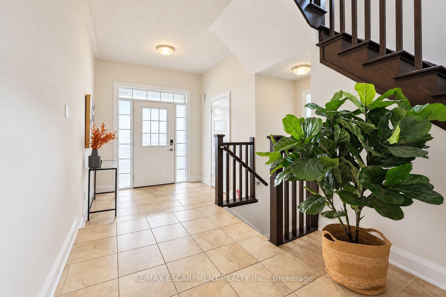 Photo 4 of 584 Blair Creek Drive, Kitchener, Doon South — HOMEH