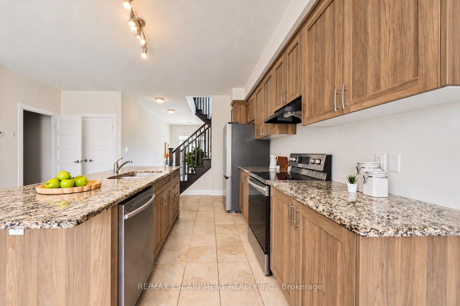 Photo 8 of 584 Blair Creek Drive, Kitchener, Doon South — HOMEH