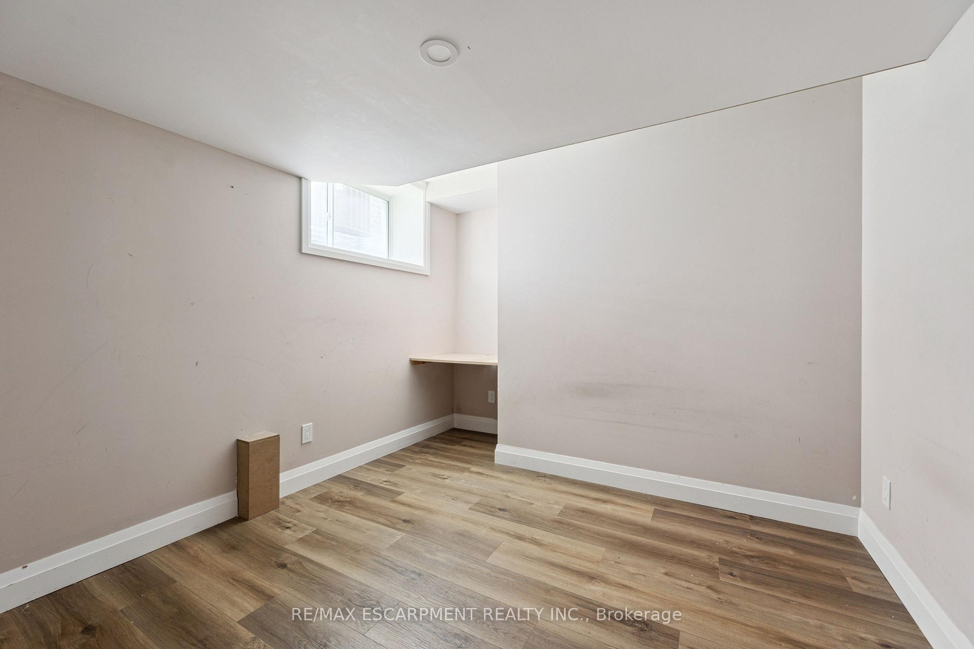 Photo 29 of 584 Blair Creek Drive, Kitchener, Doon South — HOMEH