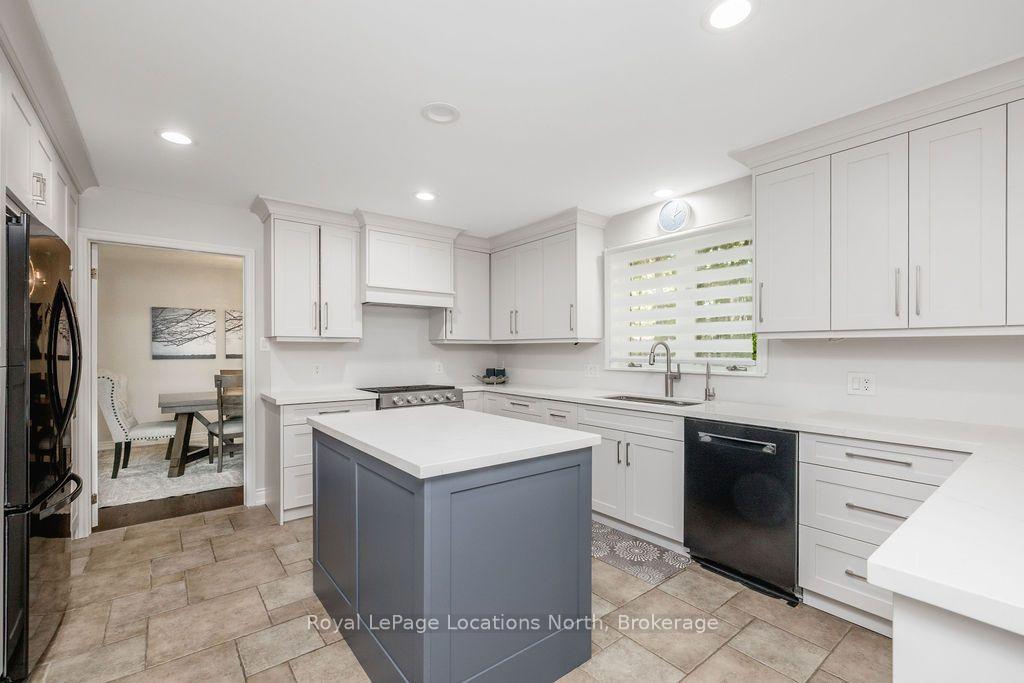 Photo 18 of 8 Seeley Court, Wasaga Beach — HOMEH