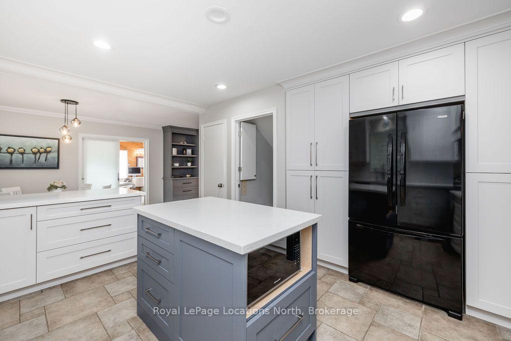 Photo 21 of 8 Seeley Court, Wasaga Beach — HOMEH