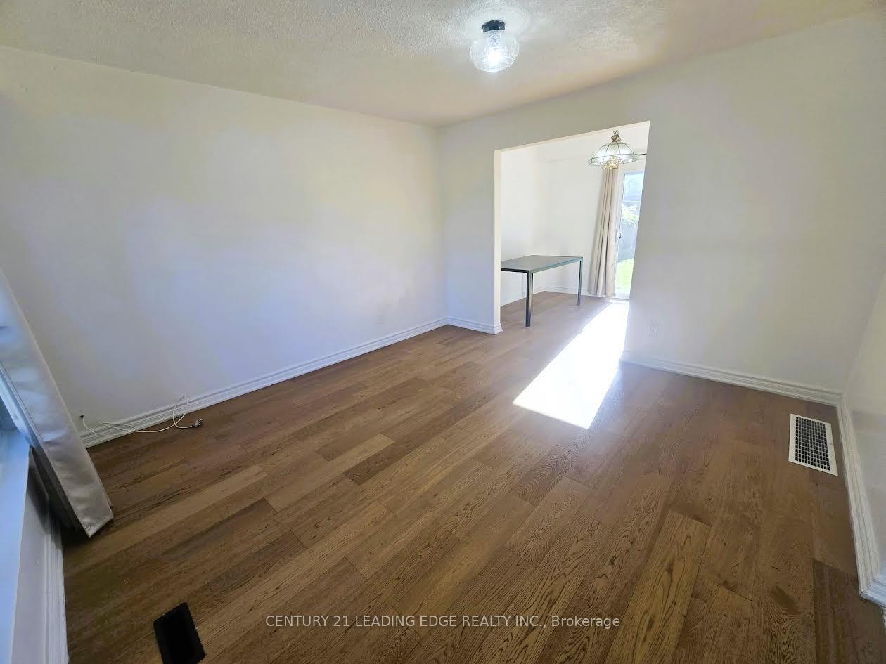 Photo 11 of 5 Murison Boulevard, Scarborough, Malvern — HOMEH