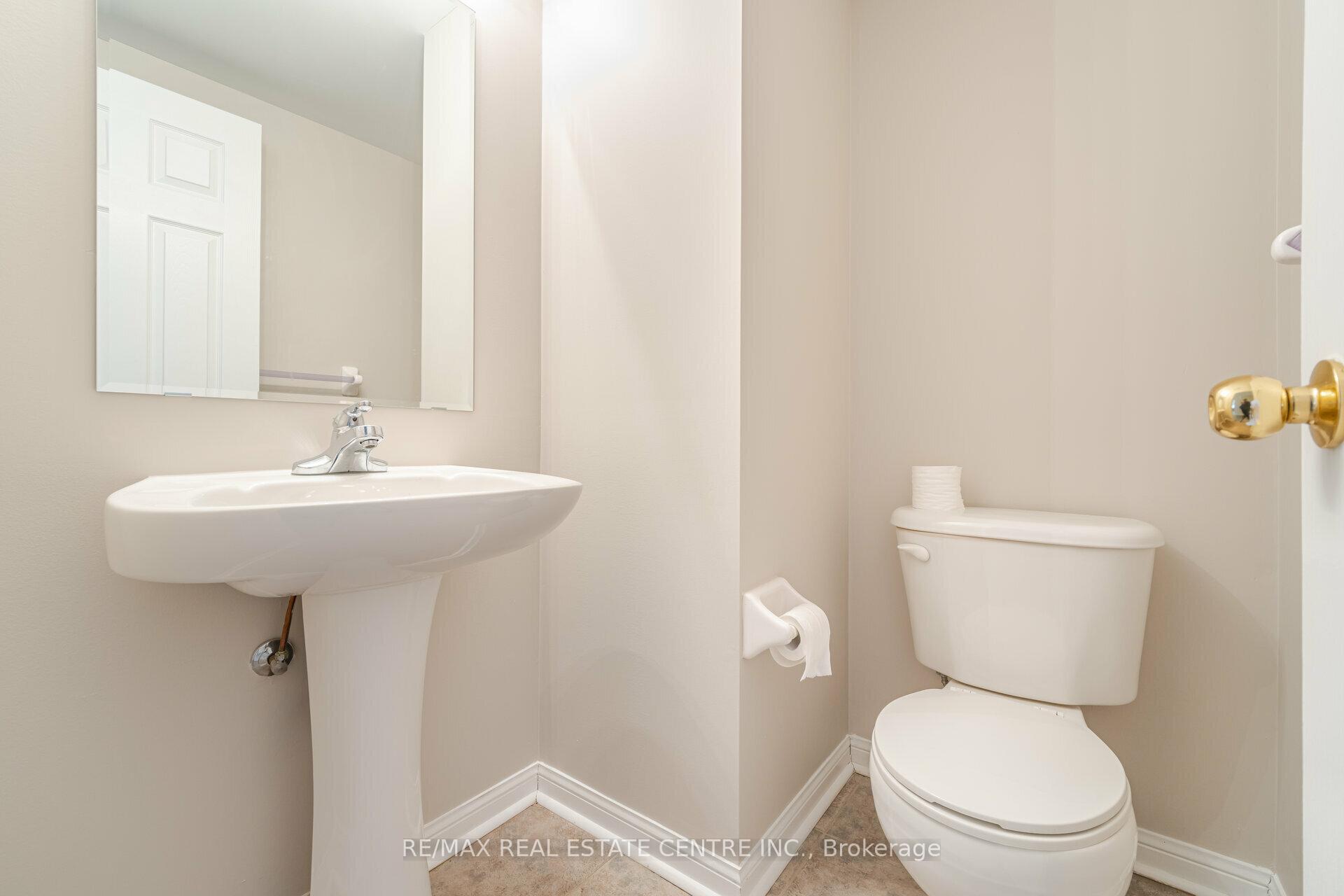 Photo 9 of Unit Upper, 15 Mendoza Drive, Brampton, Fletcher's Meadow — HOMEH