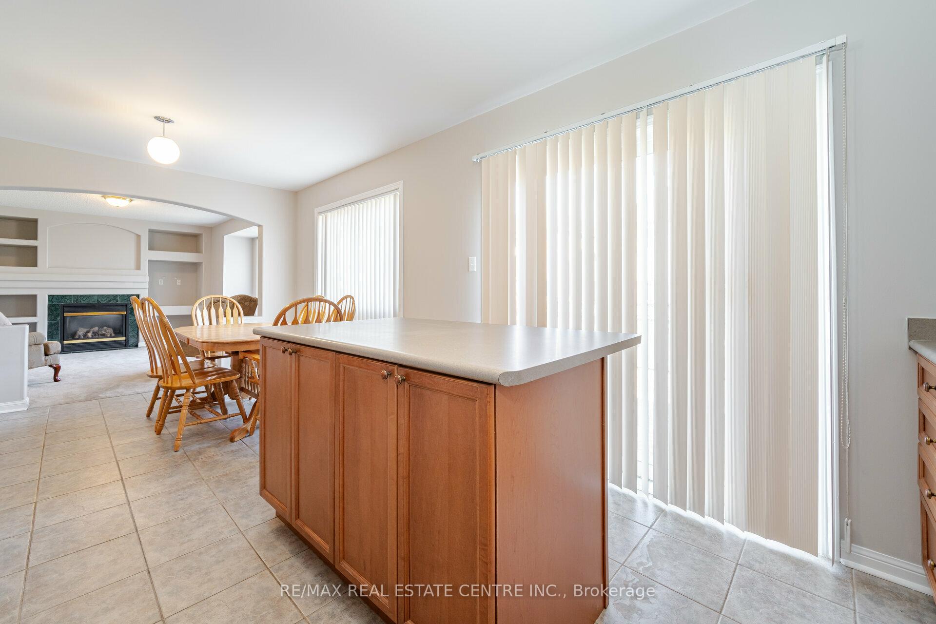Photo 13 of Unit Upper, 15 Mendoza Drive, Brampton, Fletcher's Meadow — HOMEH