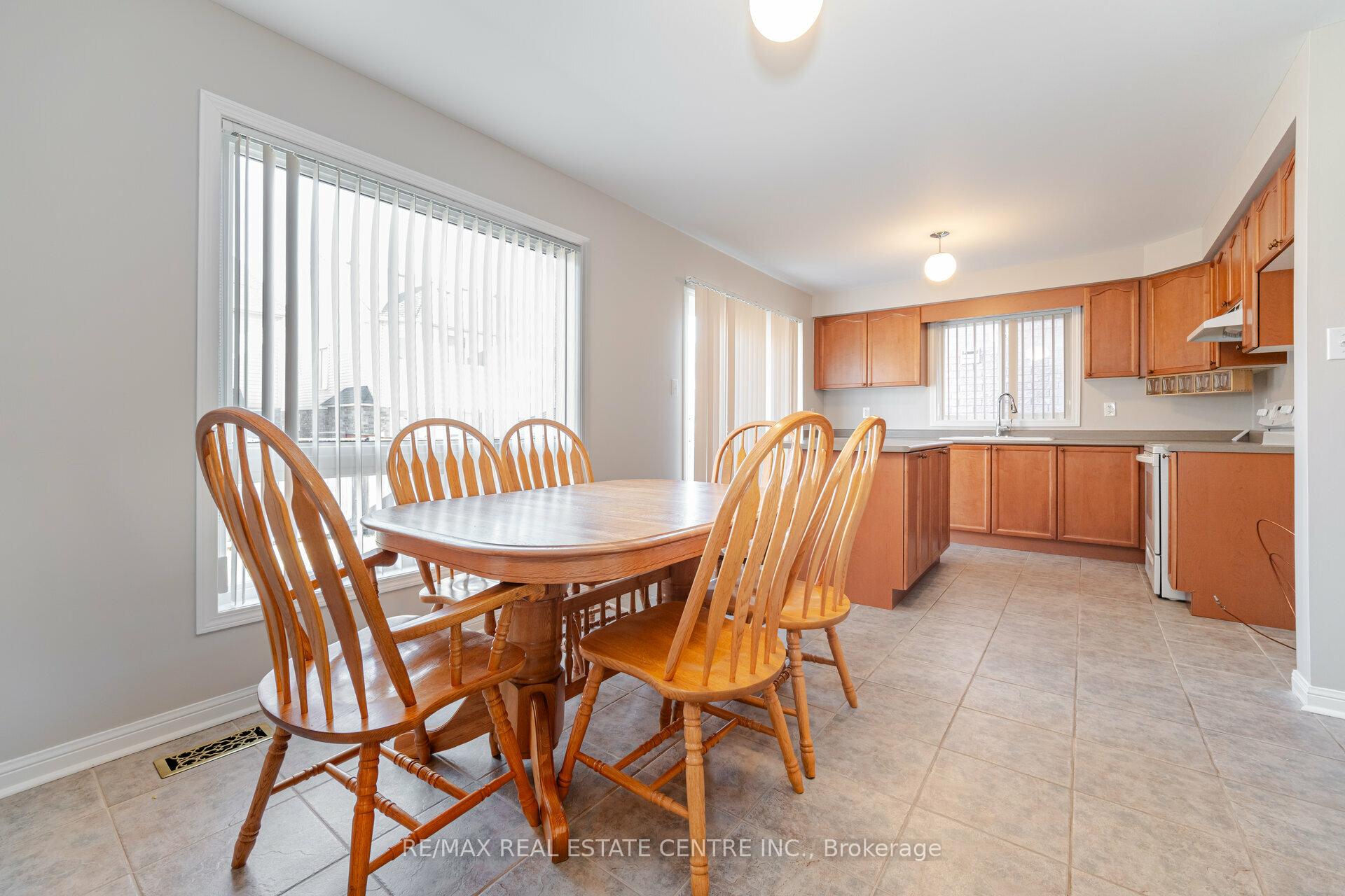 Photo 15 of Unit Upper, 15 Mendoza Drive, Brampton, Fletcher's Meadow — HOMEH