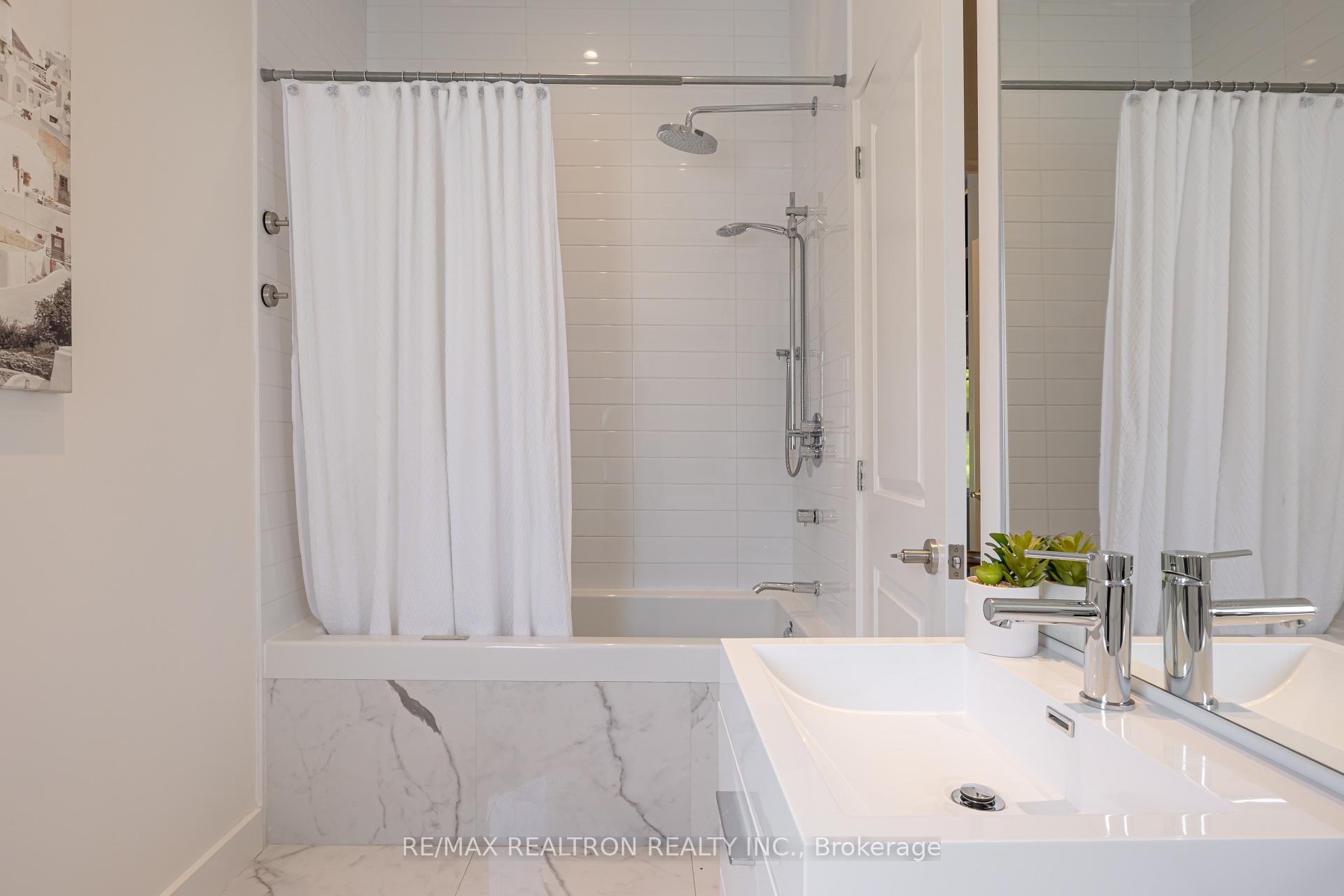 Photo 9 of 93 Walnut Avenue, Toronto, Niagara — HOMEH