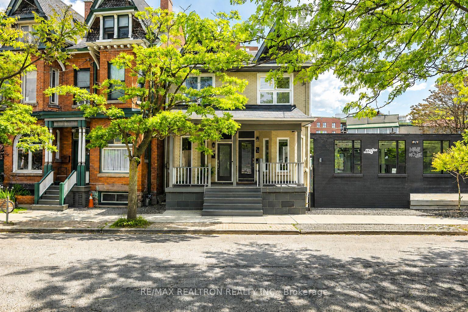 Photo 15 of 93 Walnut Avenue, Toronto, Niagara — HOMEH