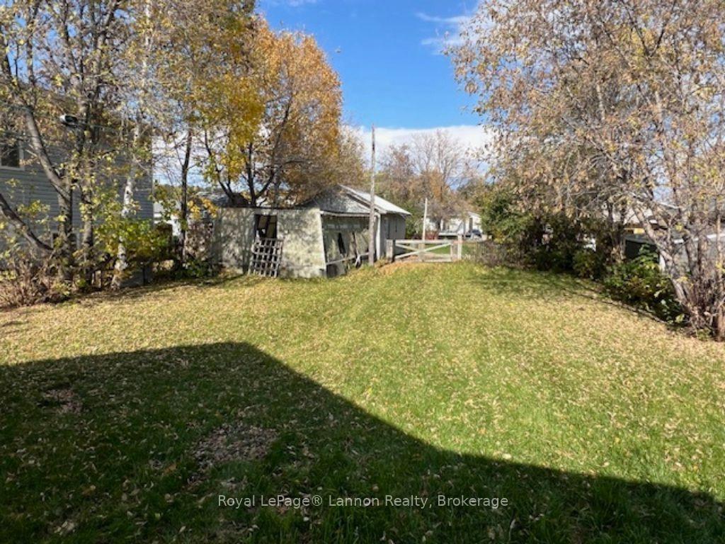 Photo 16 of 30 Queen Street, Sioux Lookout — HOMEH
