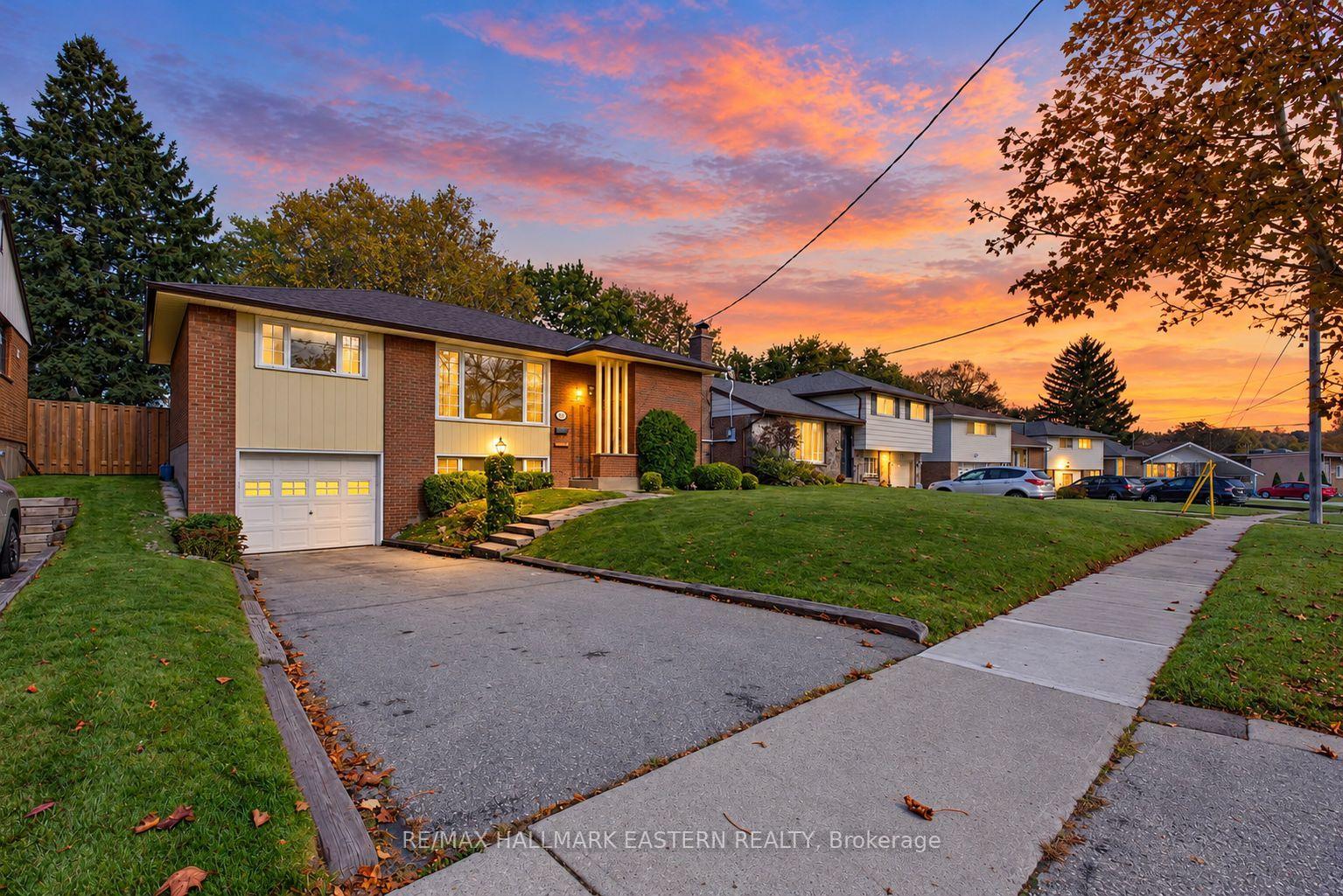 Photo 3 of 844 Florell Drive, Oshawa, Donevan — HOMEH