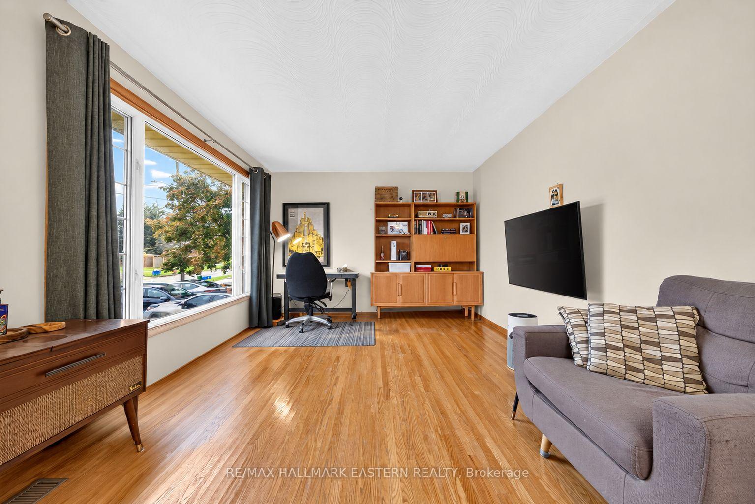 Photo 6 of 844 Florell Drive, Oshawa, Donevan — HOMEH