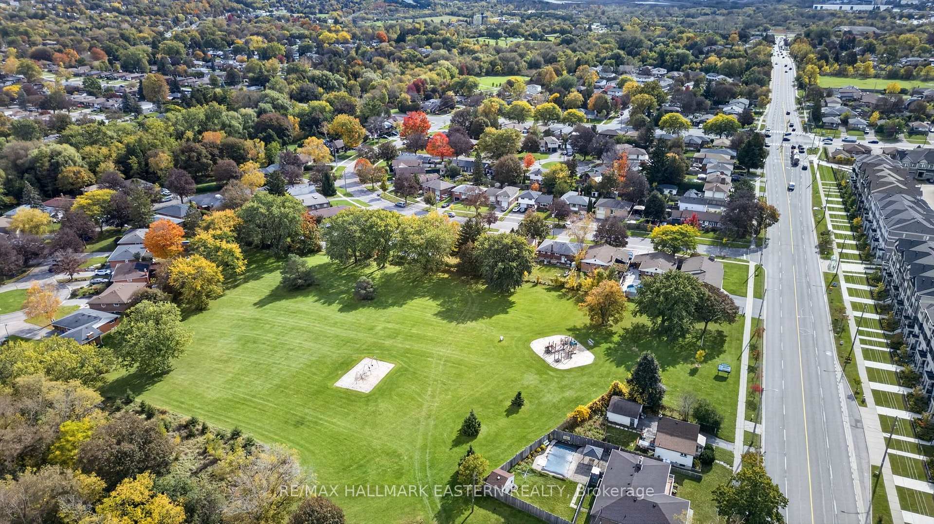 Photo 32 of 844 Florell Drive, Oshawa, Donevan — HOMEH