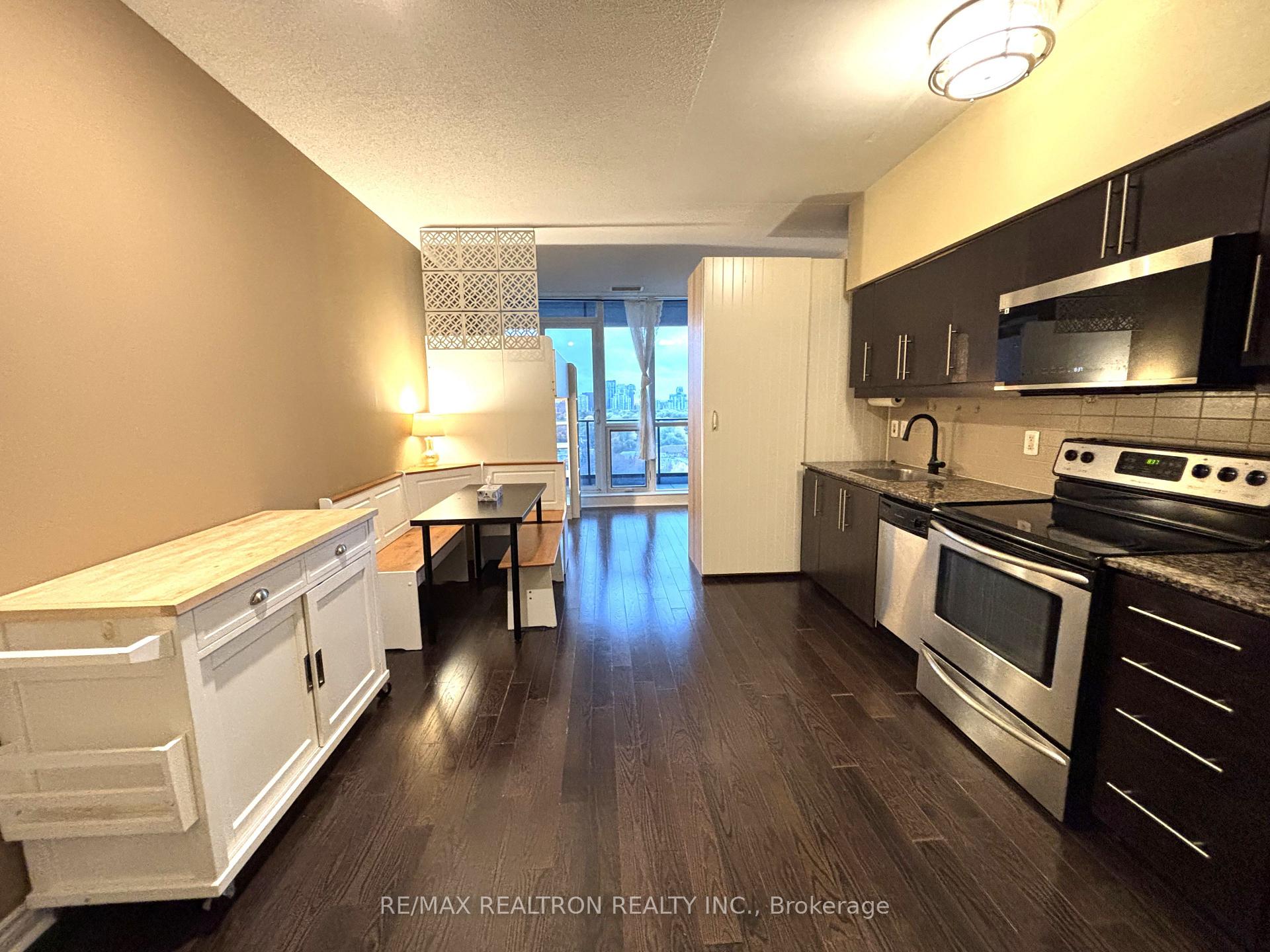 Photo 11 of Unit 1111, 2885 Bayview Avenue, North York, Bayview Village — HOMEH