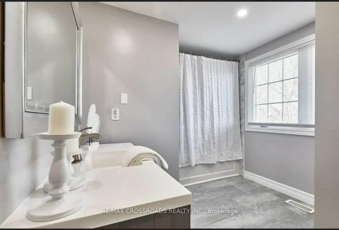 Photo 12 of 851 Mahina Street, Oshawa, McLaughlin — HOMEH