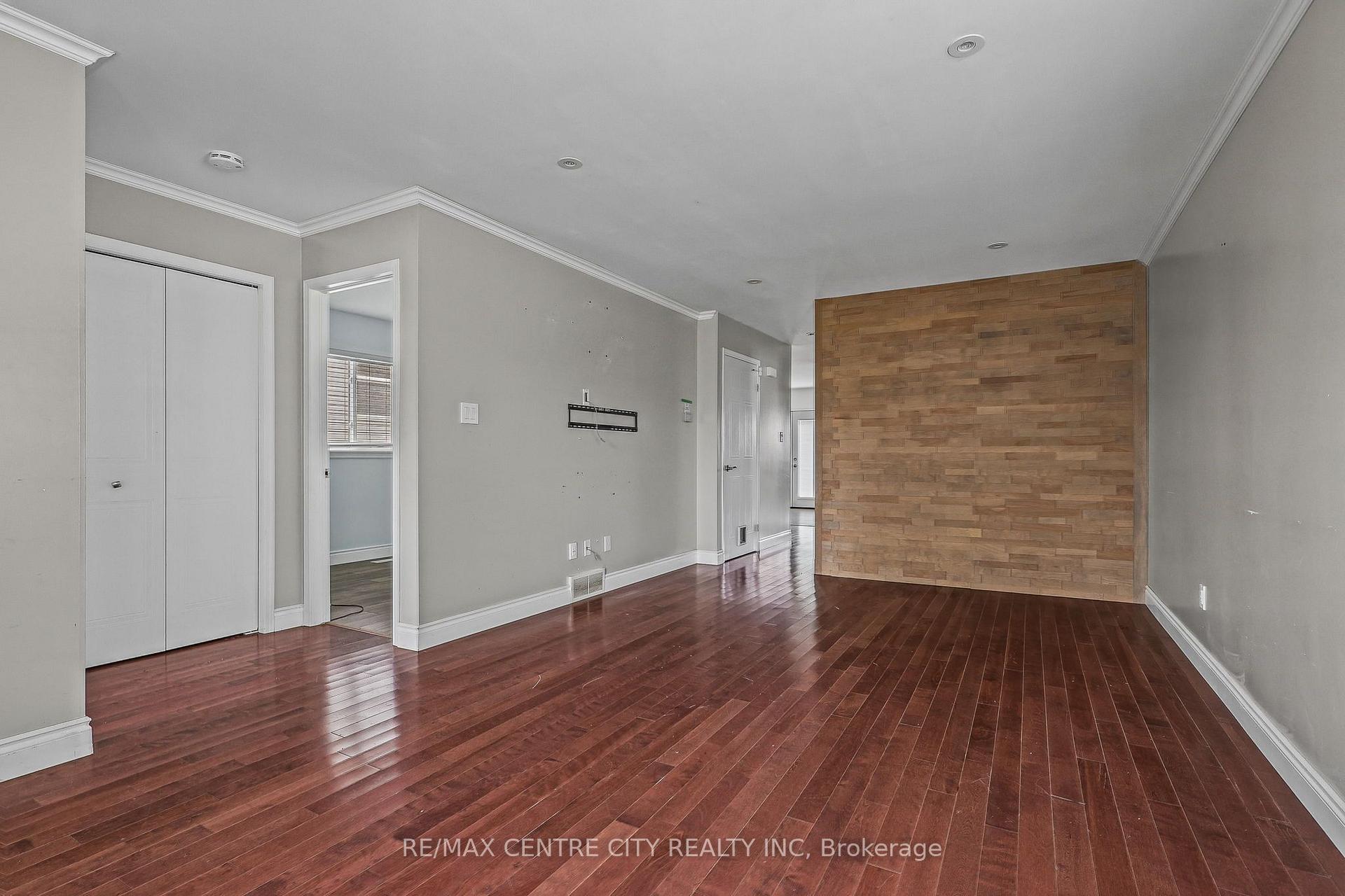 Photo 6 of 37 Juno Drive, St. Thomas — HOMEH