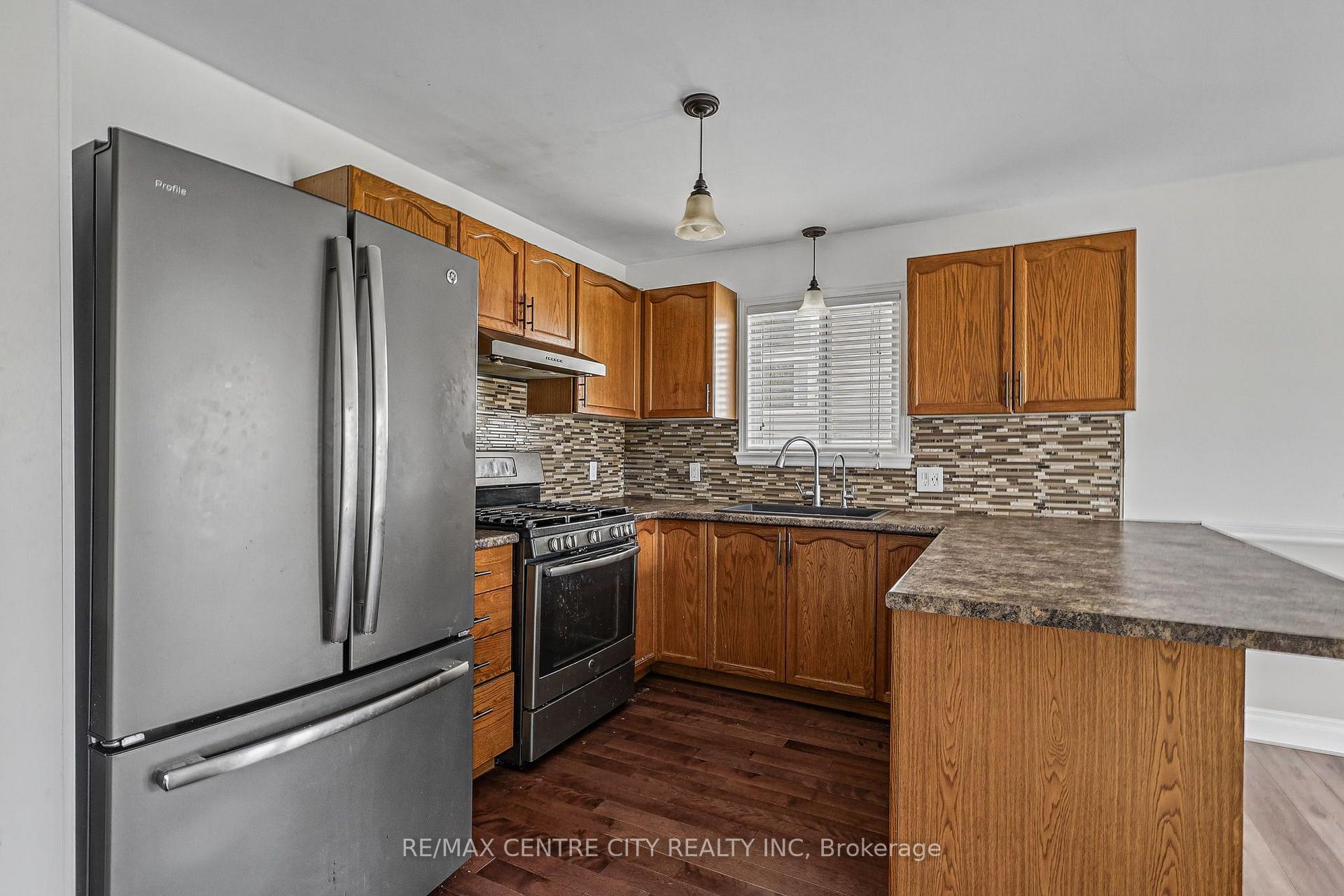 Photo 9 of 37 Juno Drive, St. Thomas — HOMEH
