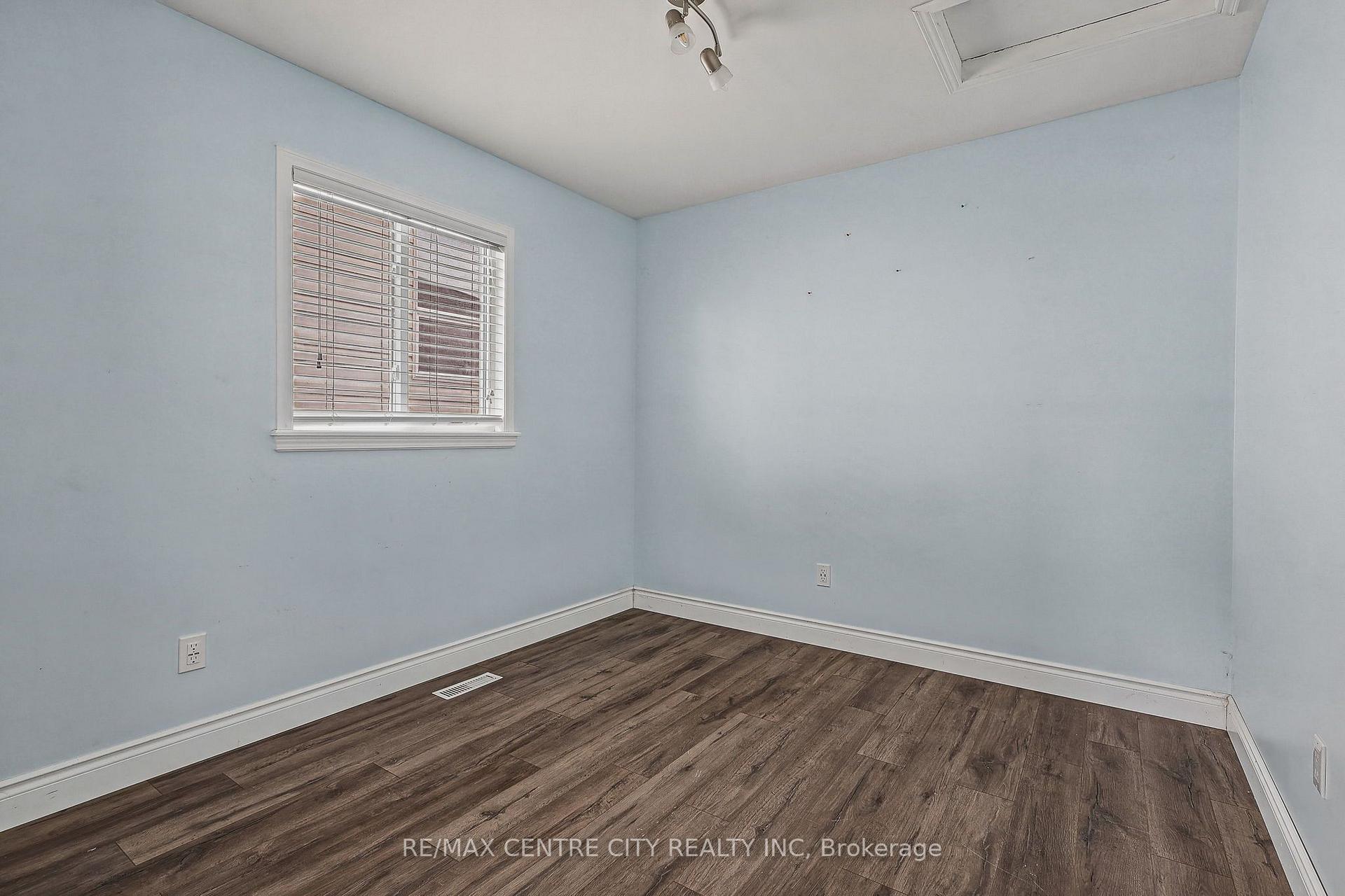Photo 17 of 37 Juno Drive, St. Thomas — HOMEH