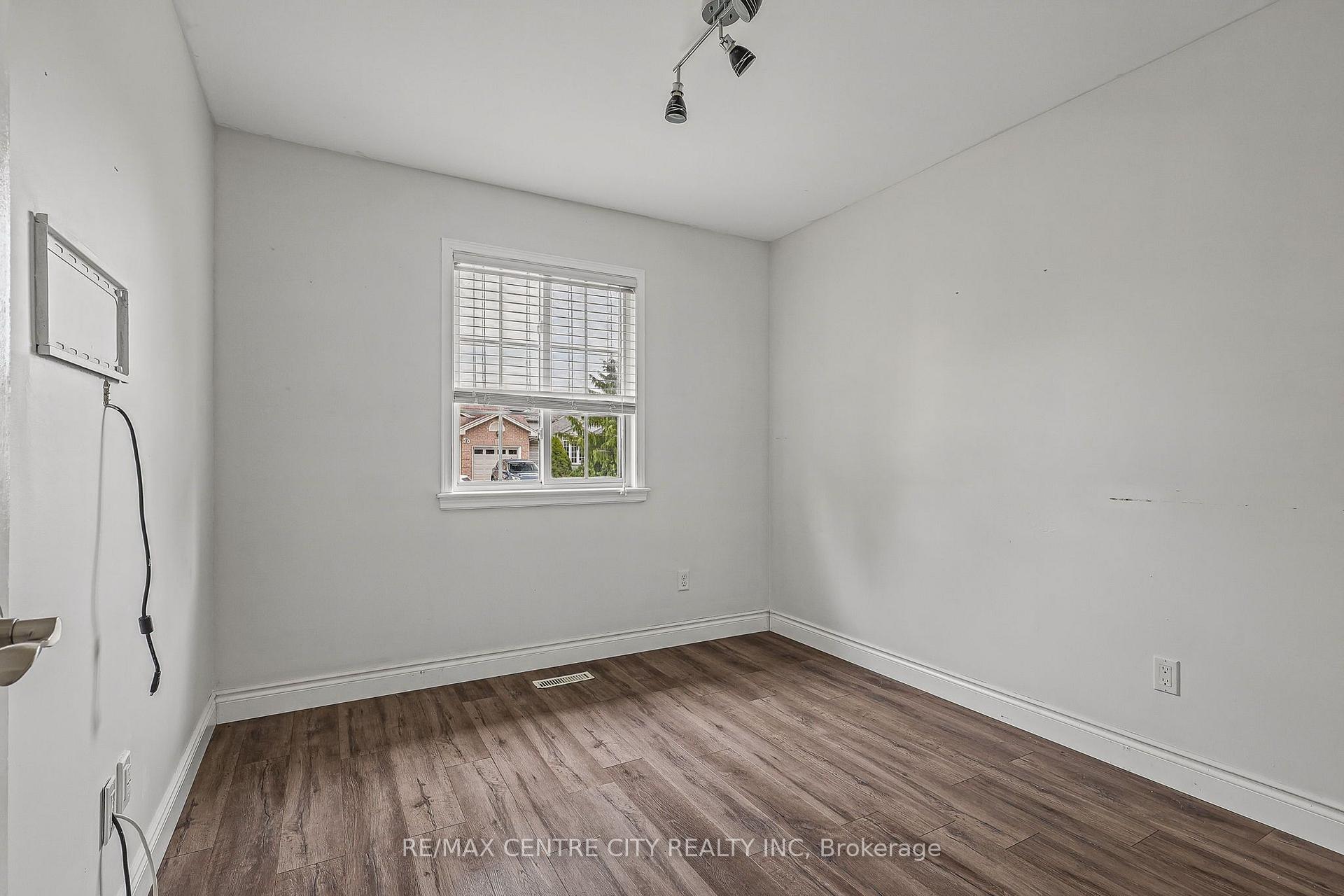 Photo 19 of 37 Juno Drive, St. Thomas — HOMEH