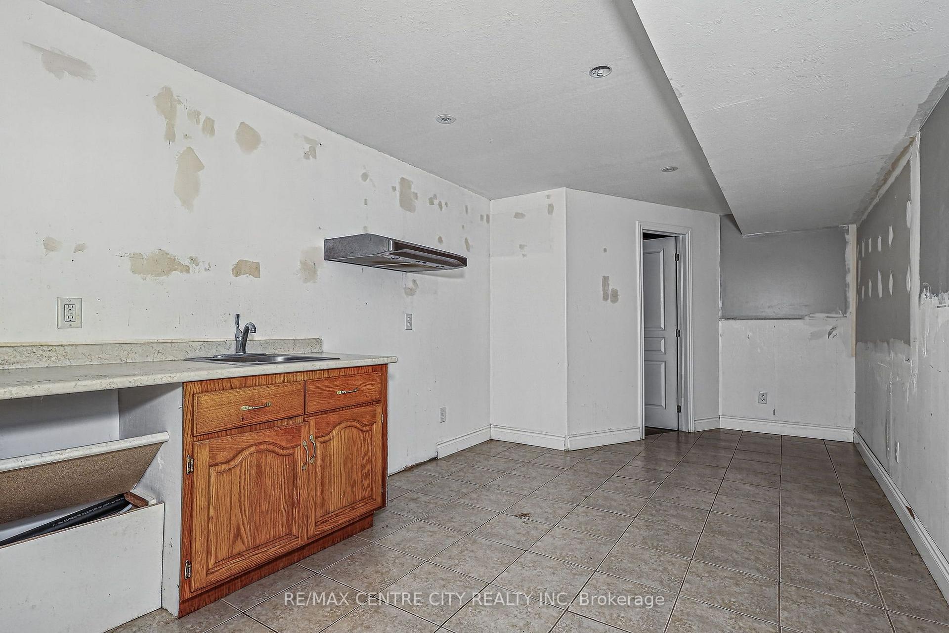 Photo 24 of 37 Juno Drive, St. Thomas — HOMEH