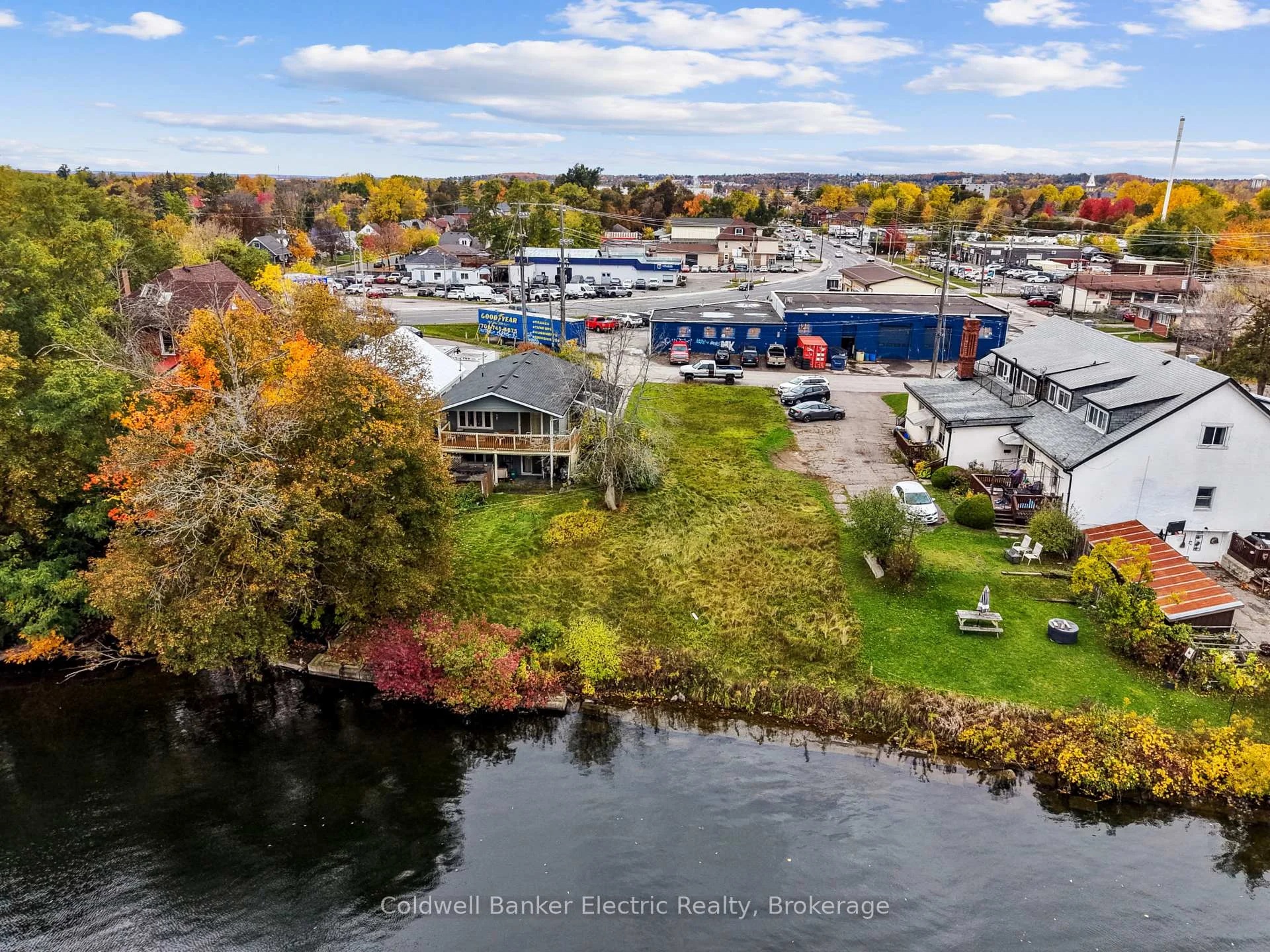 Photo 4 of 842 Haggart Street, Peterborough, Town Ward 3 — HOMEH