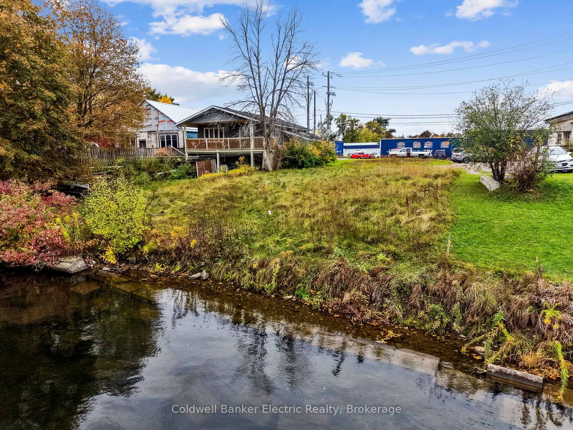 Photo 8 of 842 Haggart Street, Peterborough, Town Ward 3 — HOMEH