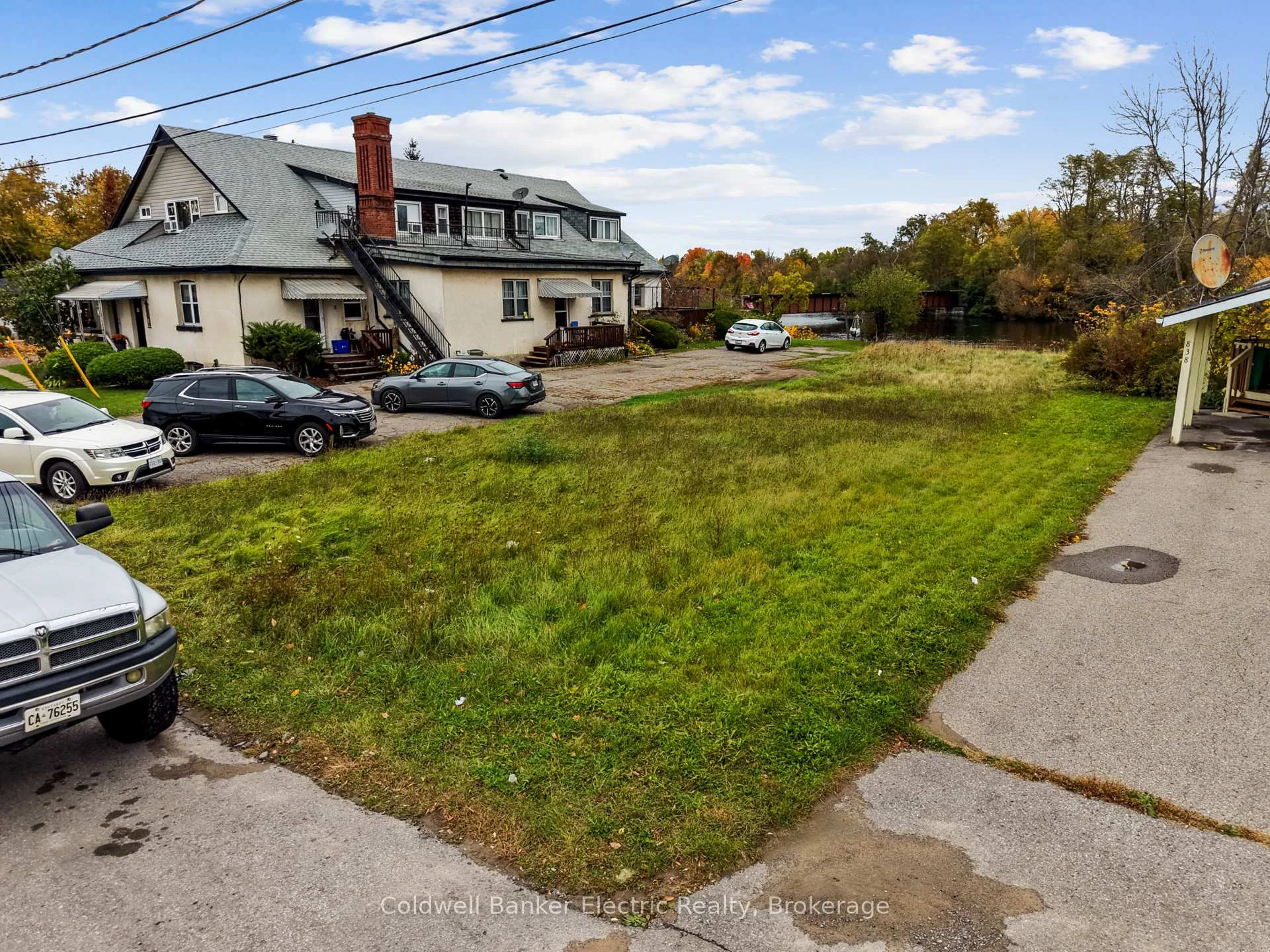 Photo 9 of 842 Haggart Street, Peterborough, Town Ward 3 — HOMEH