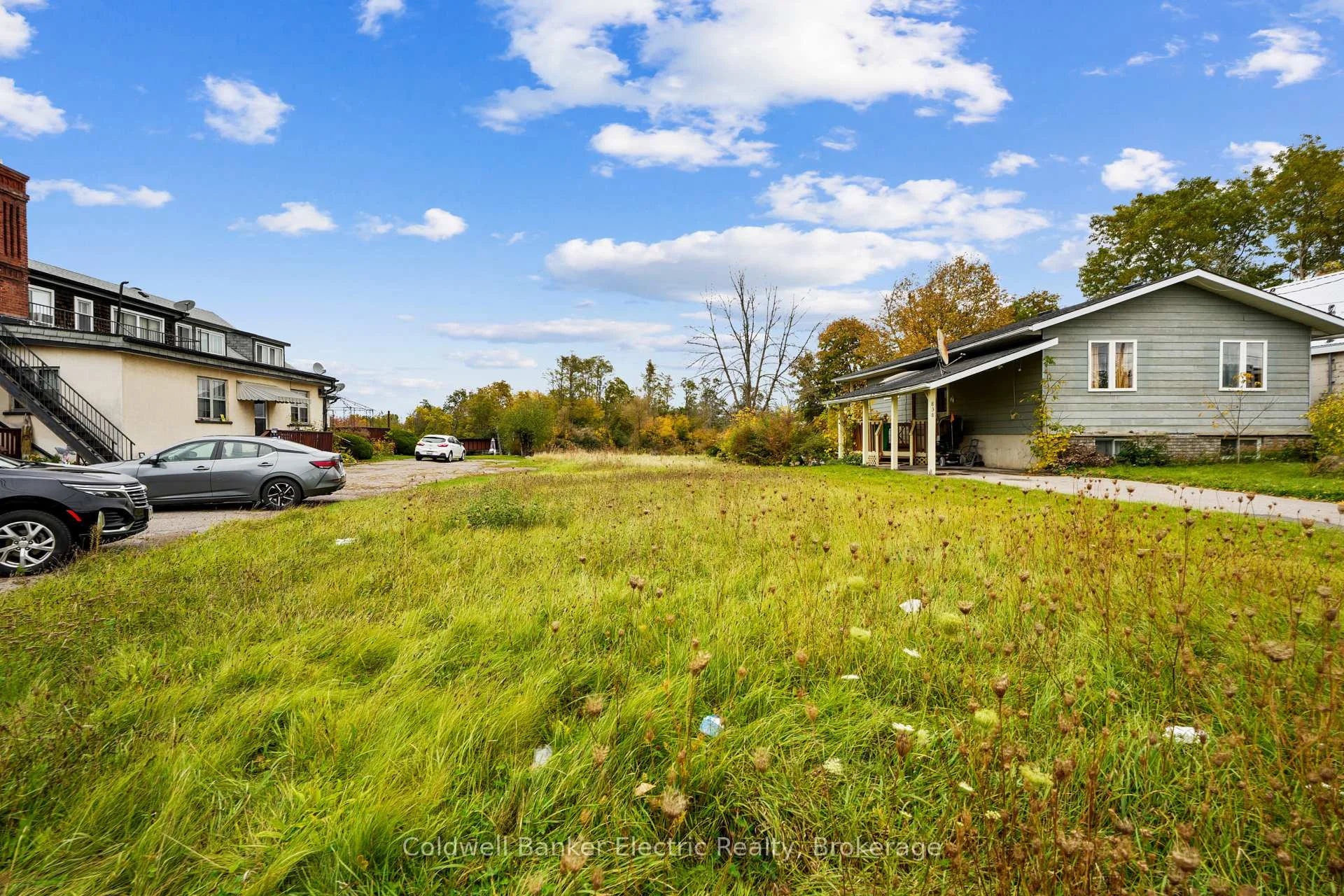 Photo 12 of 842 Haggart Street, Peterborough, Town Ward 3 — HOMEH