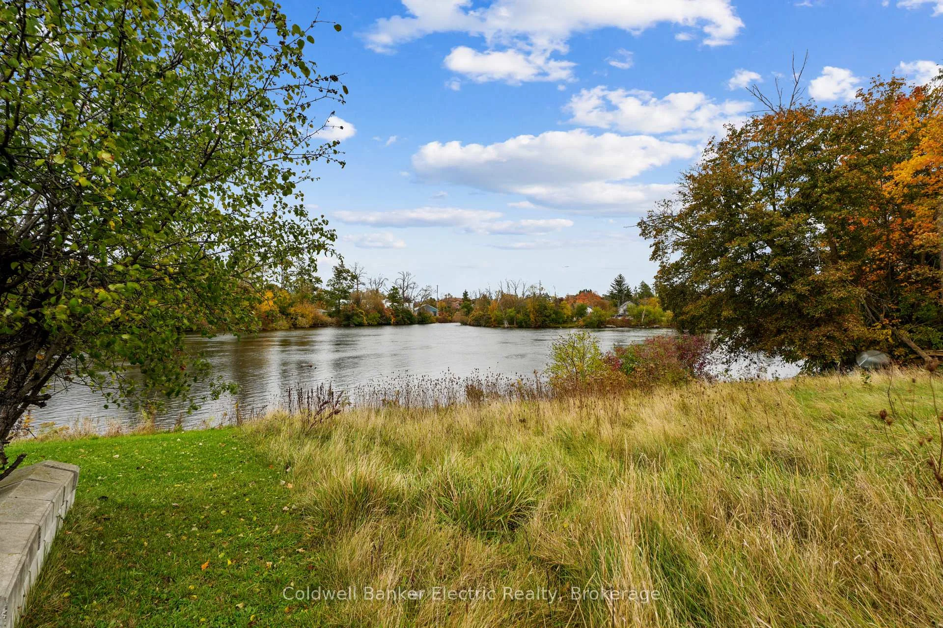 Photo 14 of 842 Haggart Street, Peterborough, Town Ward 3 — HOMEH