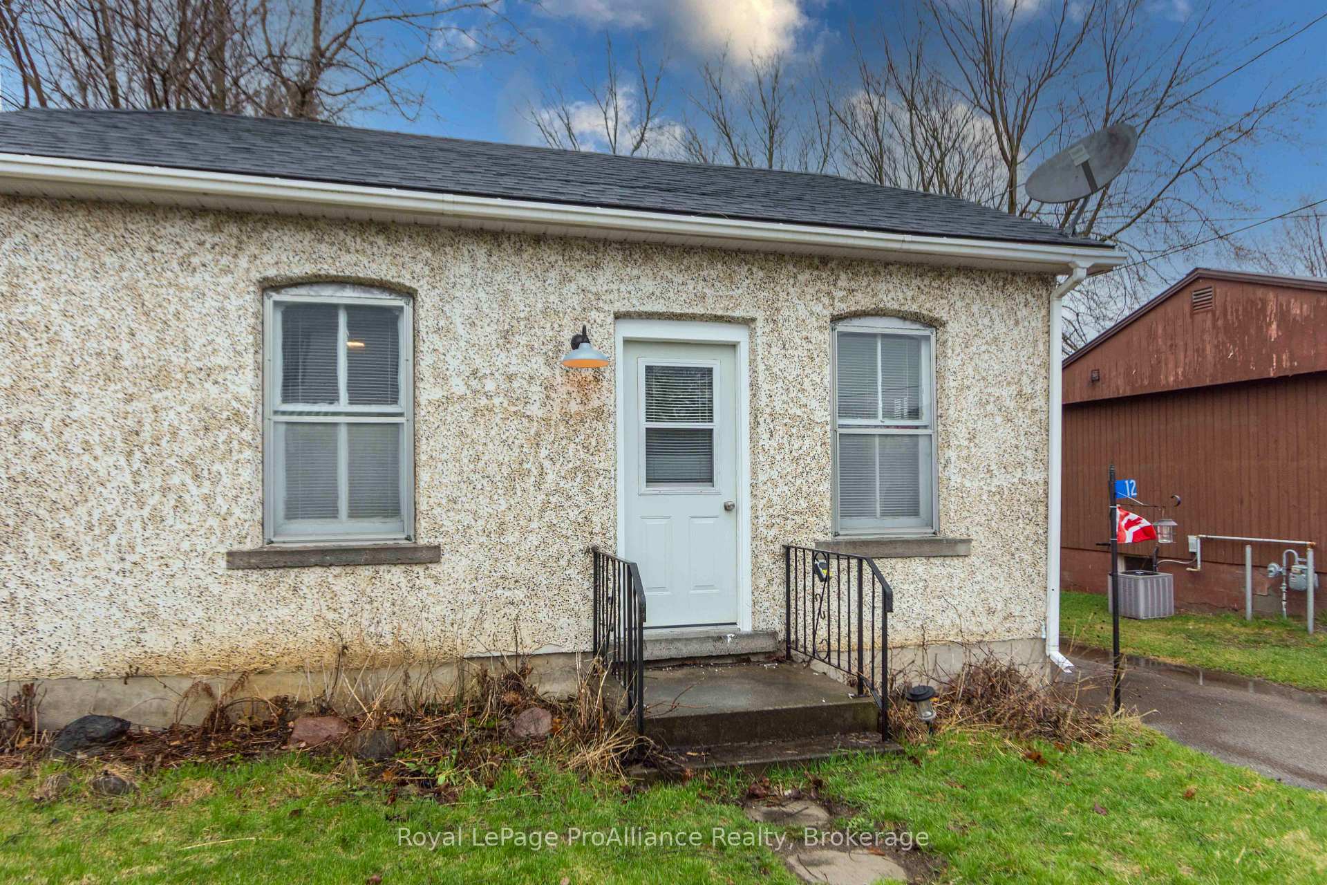 Photo 2 of 12 Albert Road, Quinte West, Frankford Ward — HOMEH