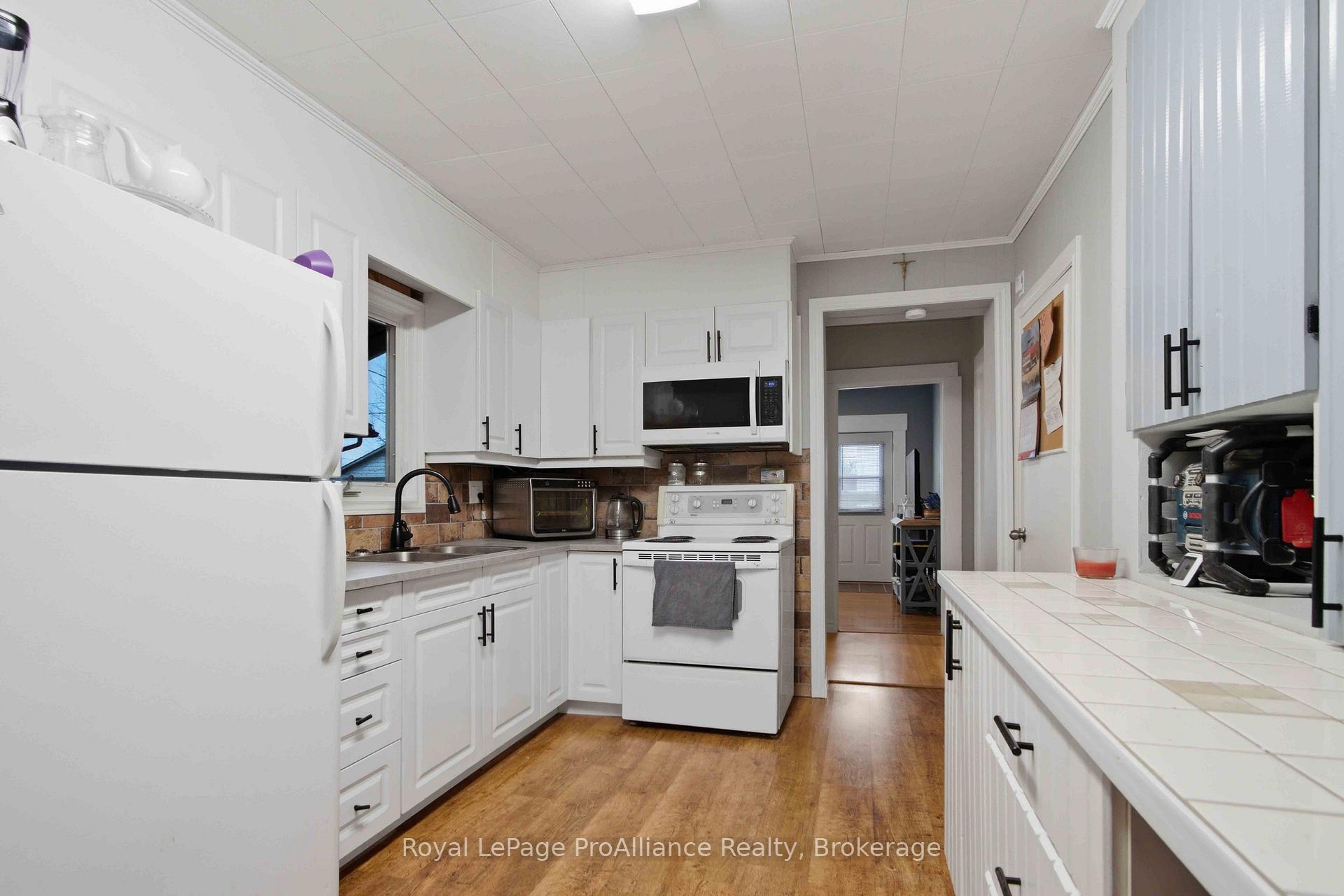 Photo 10 of 12 Albert Road, Quinte West, Frankford Ward — HOMEH