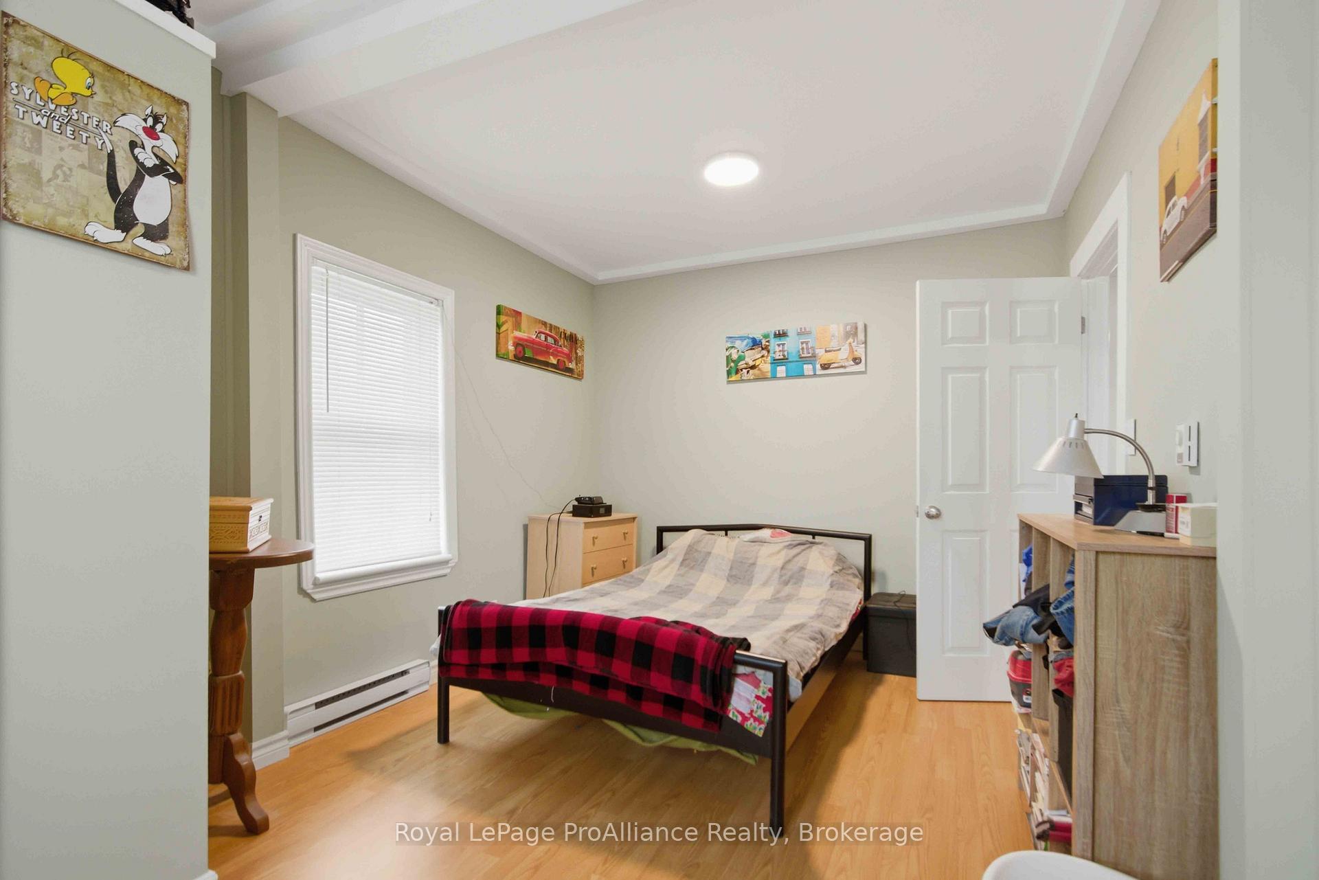 Photo 11 of 12 Albert Road, Quinte West, Frankford Ward — HOMEH