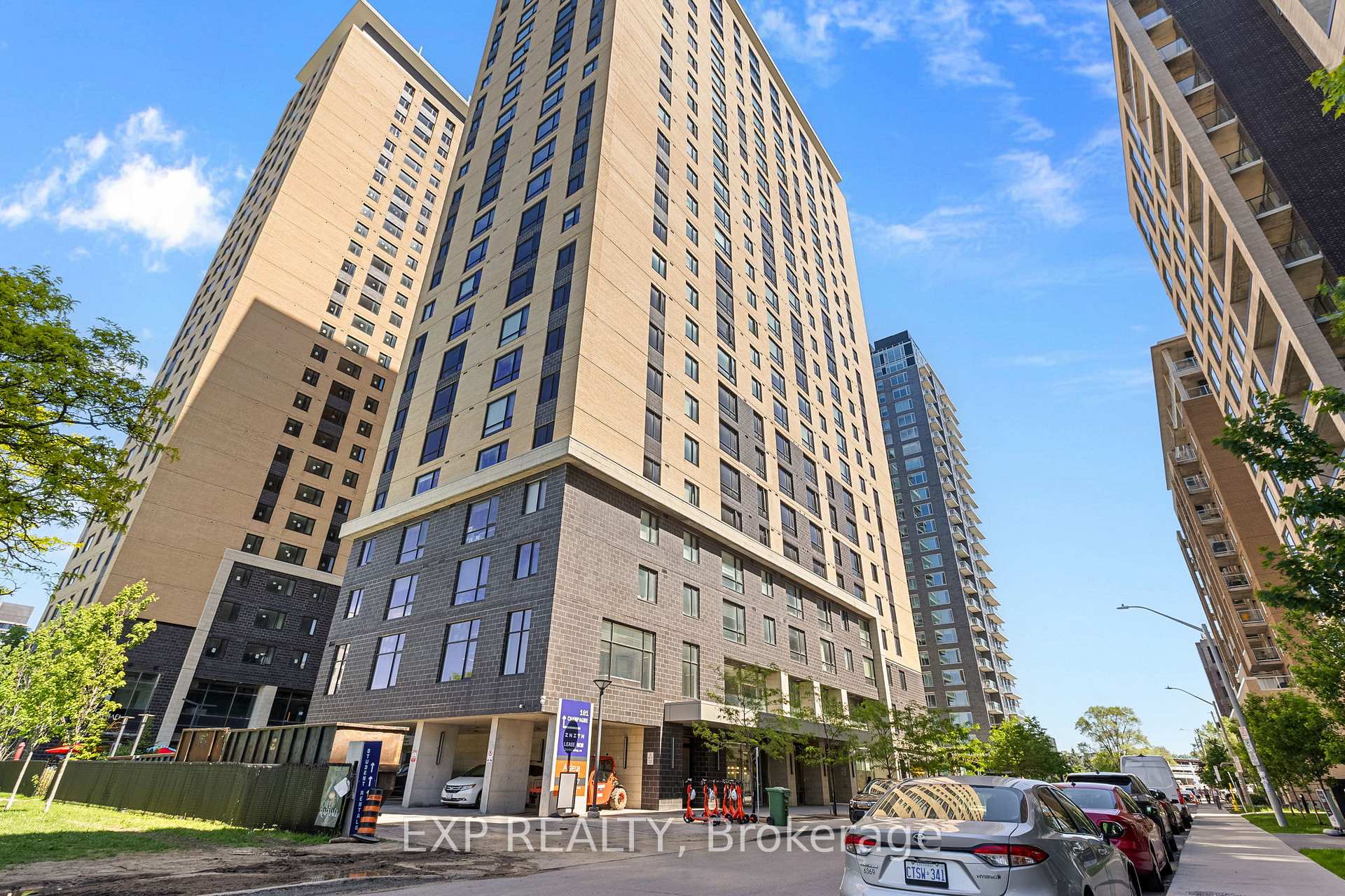 Photo of Unit 1009, 105 Champagne Avenue S