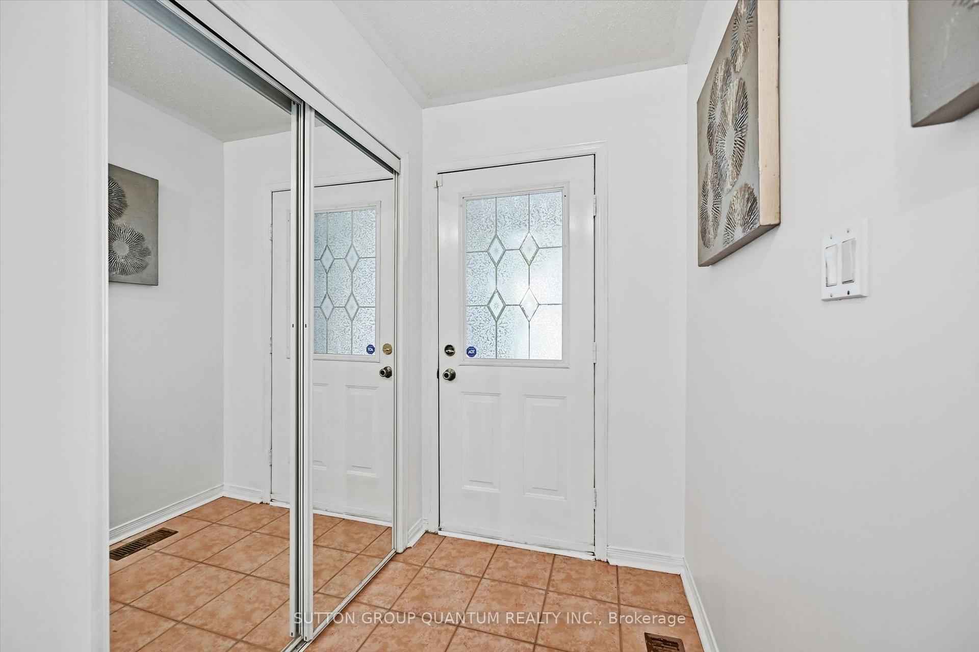 Photo 2 of Unit 21, 5555 Prince William Drive, Burlington, Appleby — HOMEH