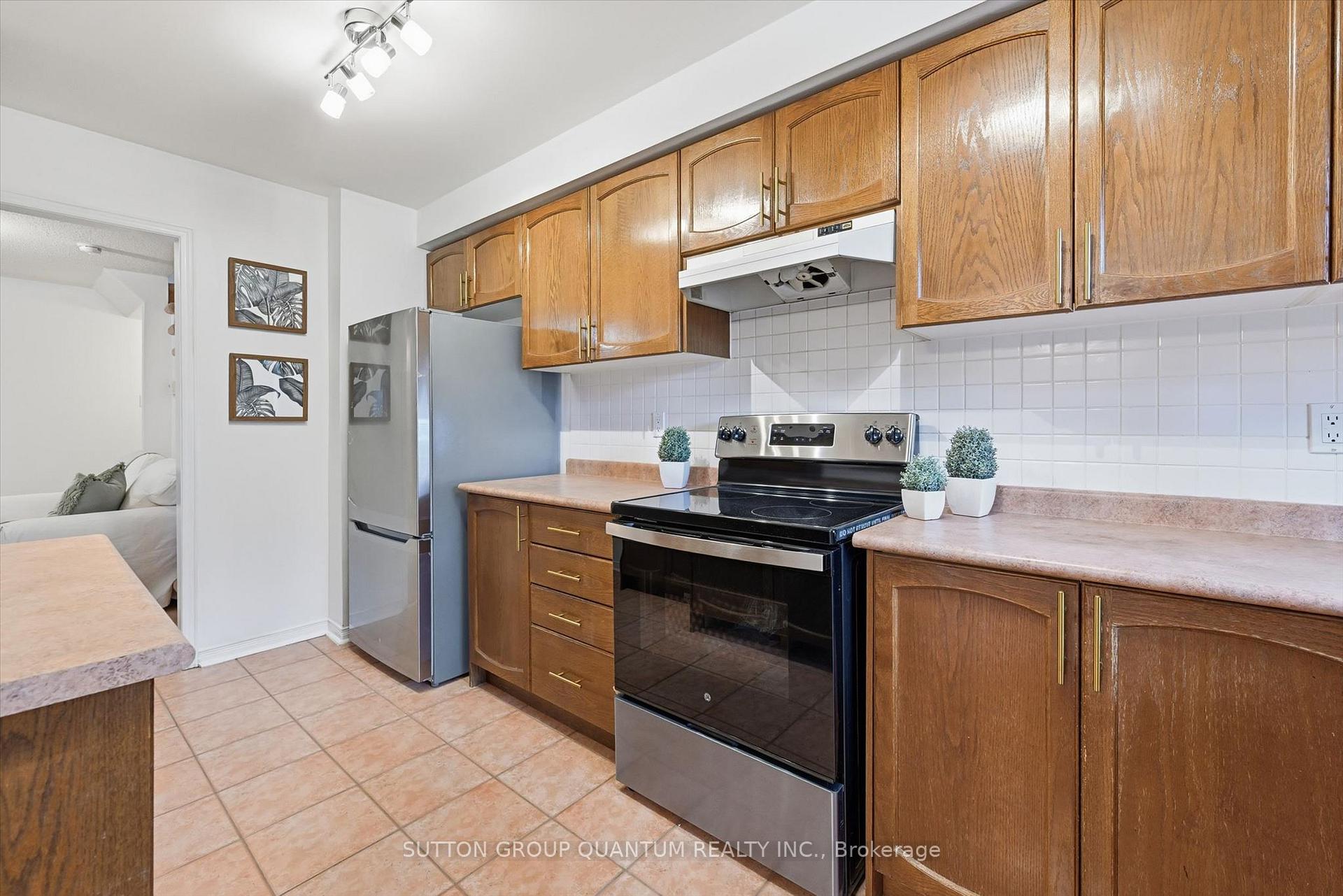 Photo 13 of Unit 21, 5555 Prince William Drive, Burlington, Appleby — HOMEH