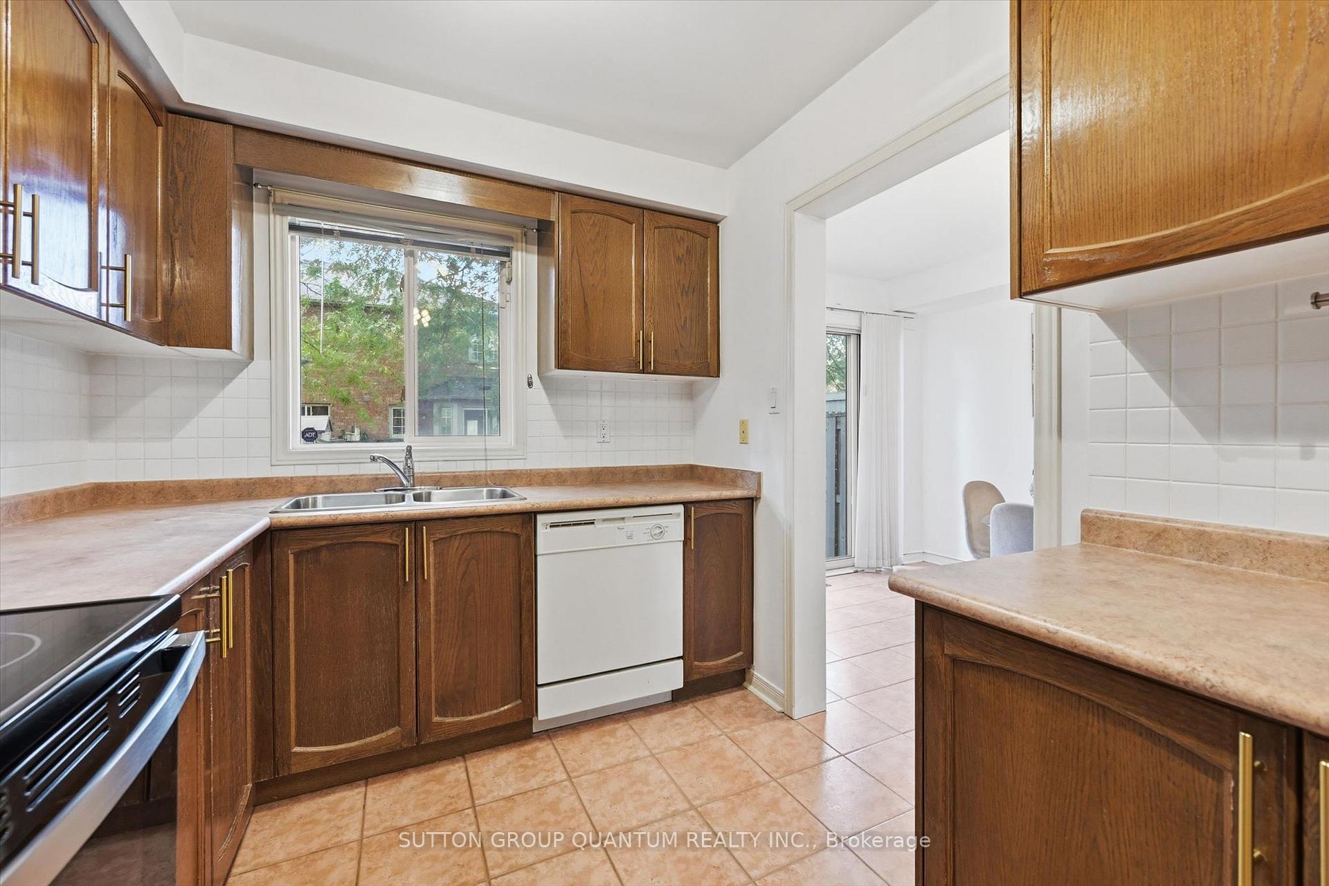 Photo 17 of Unit 21, 5555 Prince William Drive, Burlington, Appleby — HOMEH