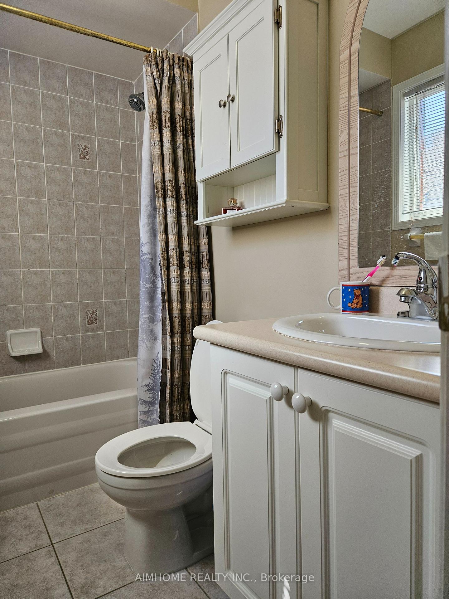 Photo 13 of 3227 Scotch Pine Gate, Mississauga, Lisgar — HOMEH