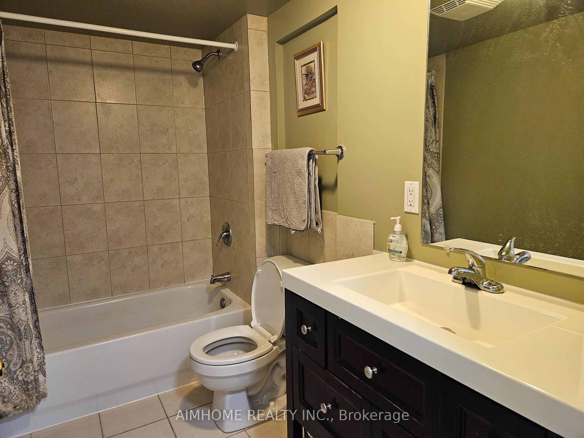 Photo 14 of 3227 Scotch Pine Gate, Mississauga, Lisgar — HOMEH
