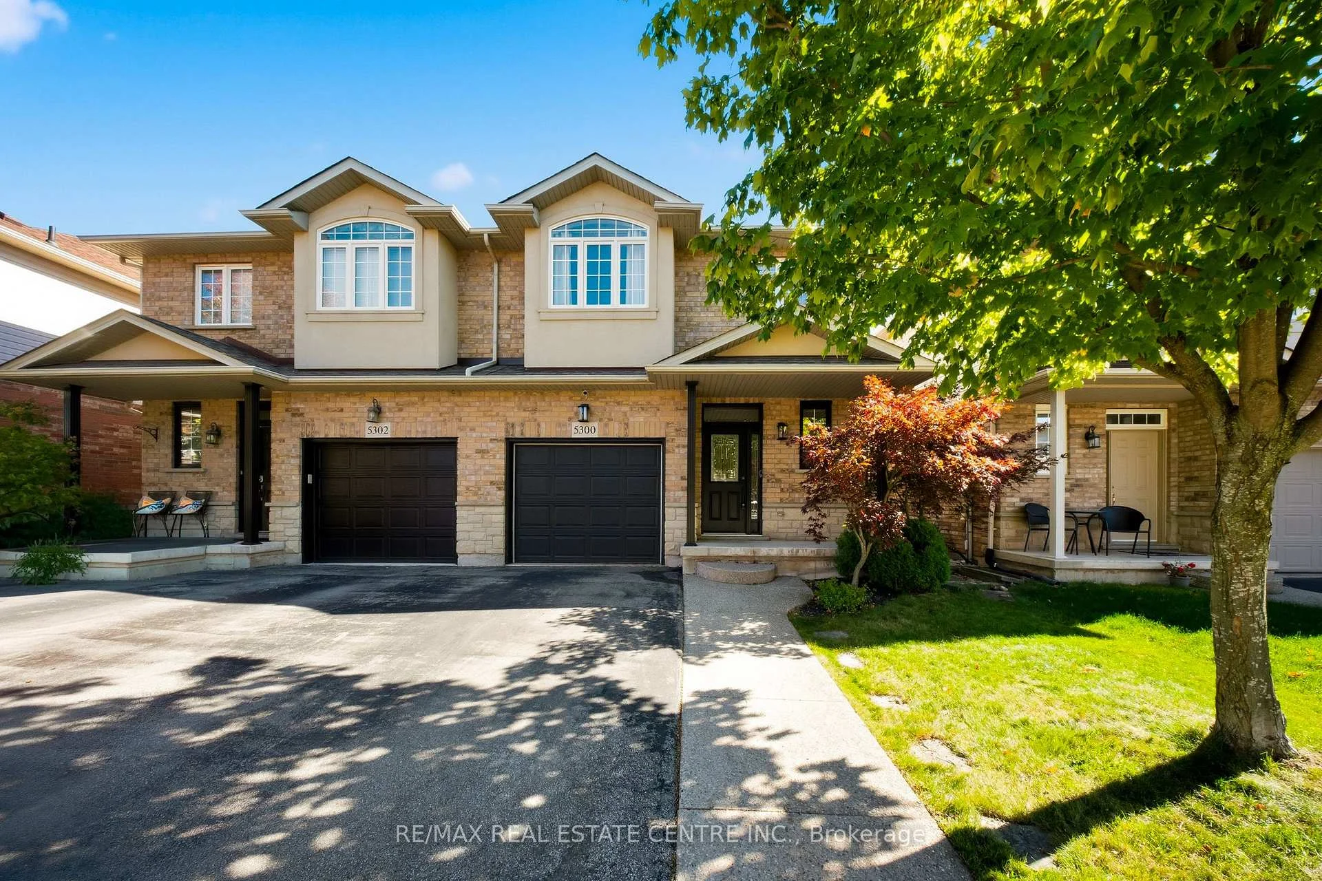 Photo 5 of 5300 Picketts Way, Burlington, Orchard — HOMEH