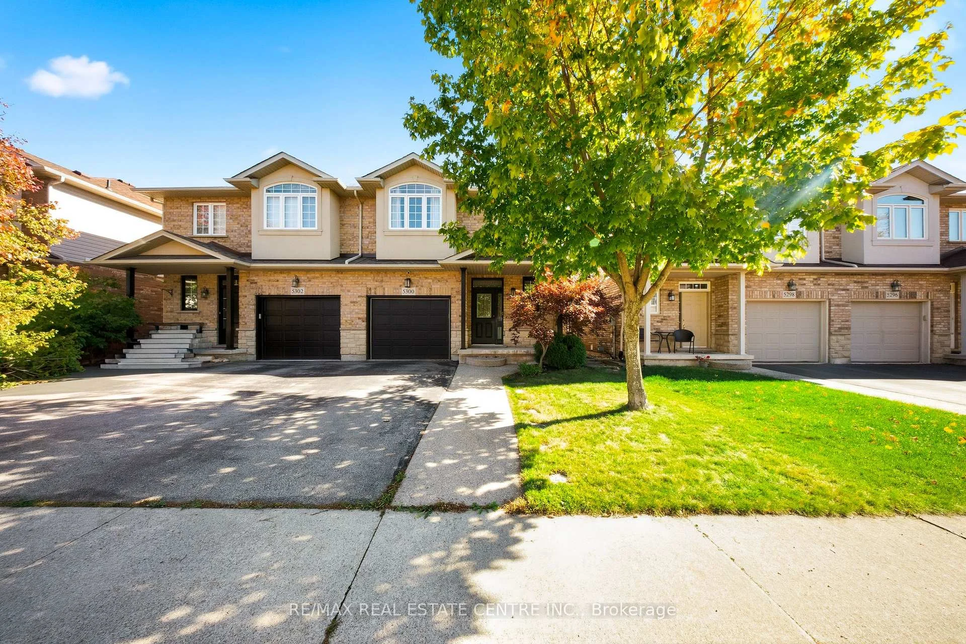 Photo 6 of 5300 Picketts Way, Burlington, Orchard — HOMEH