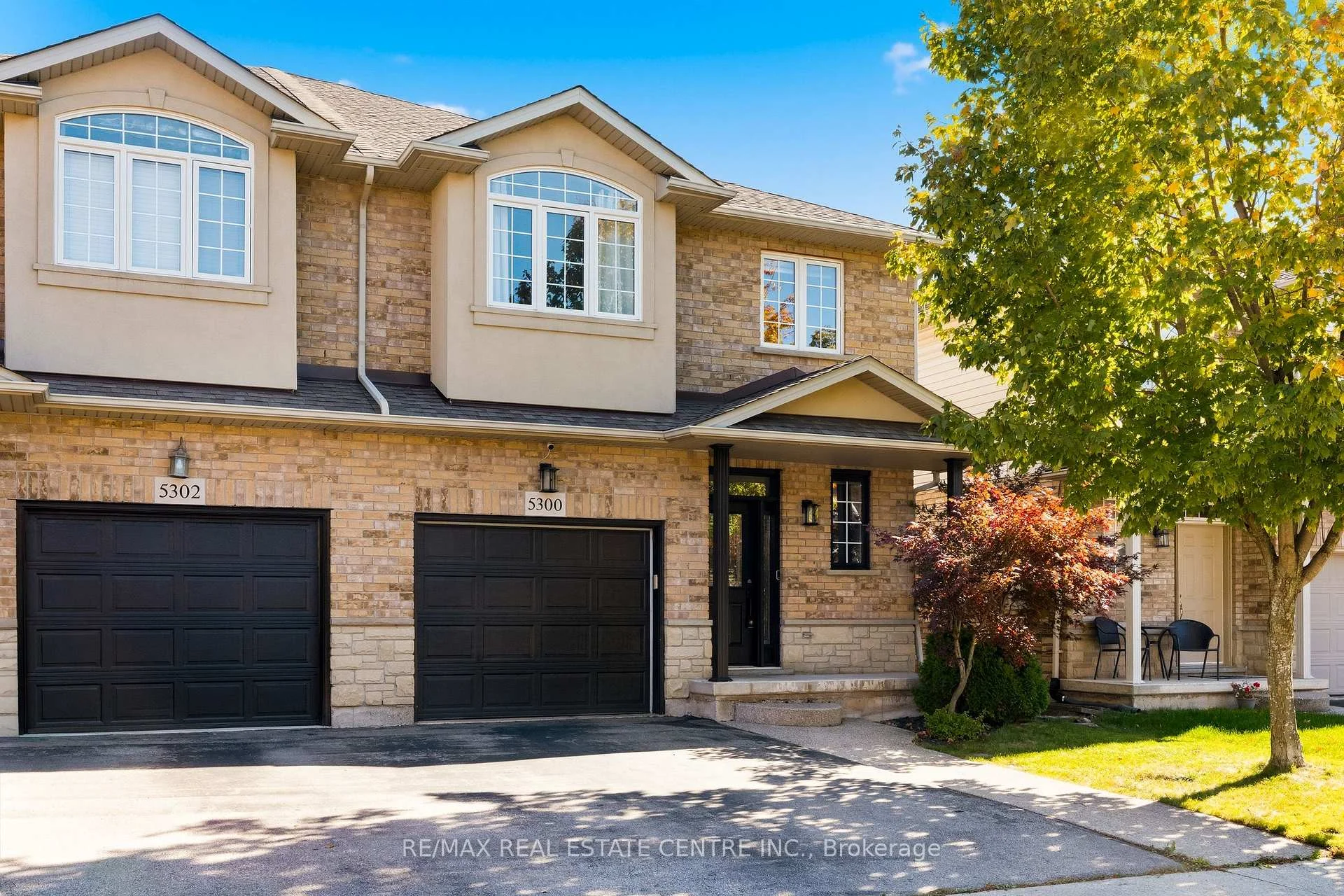 Photo 7 of 5300 Picketts Way, Burlington, Orchard — HOMEH