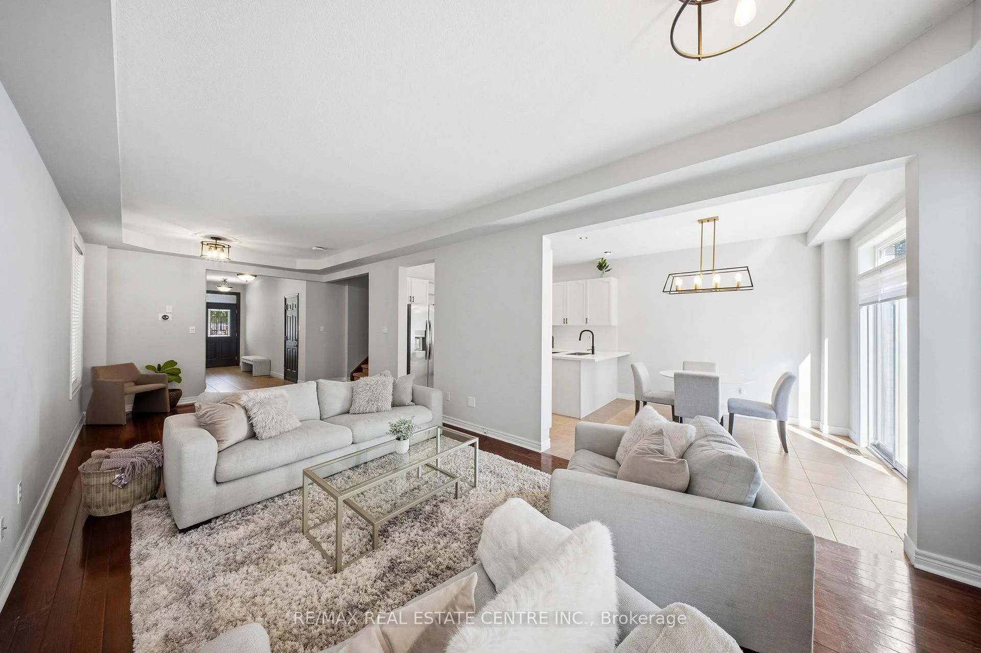 Photo 17 of 5300 Picketts Way, Burlington, Orchard — HOMEH