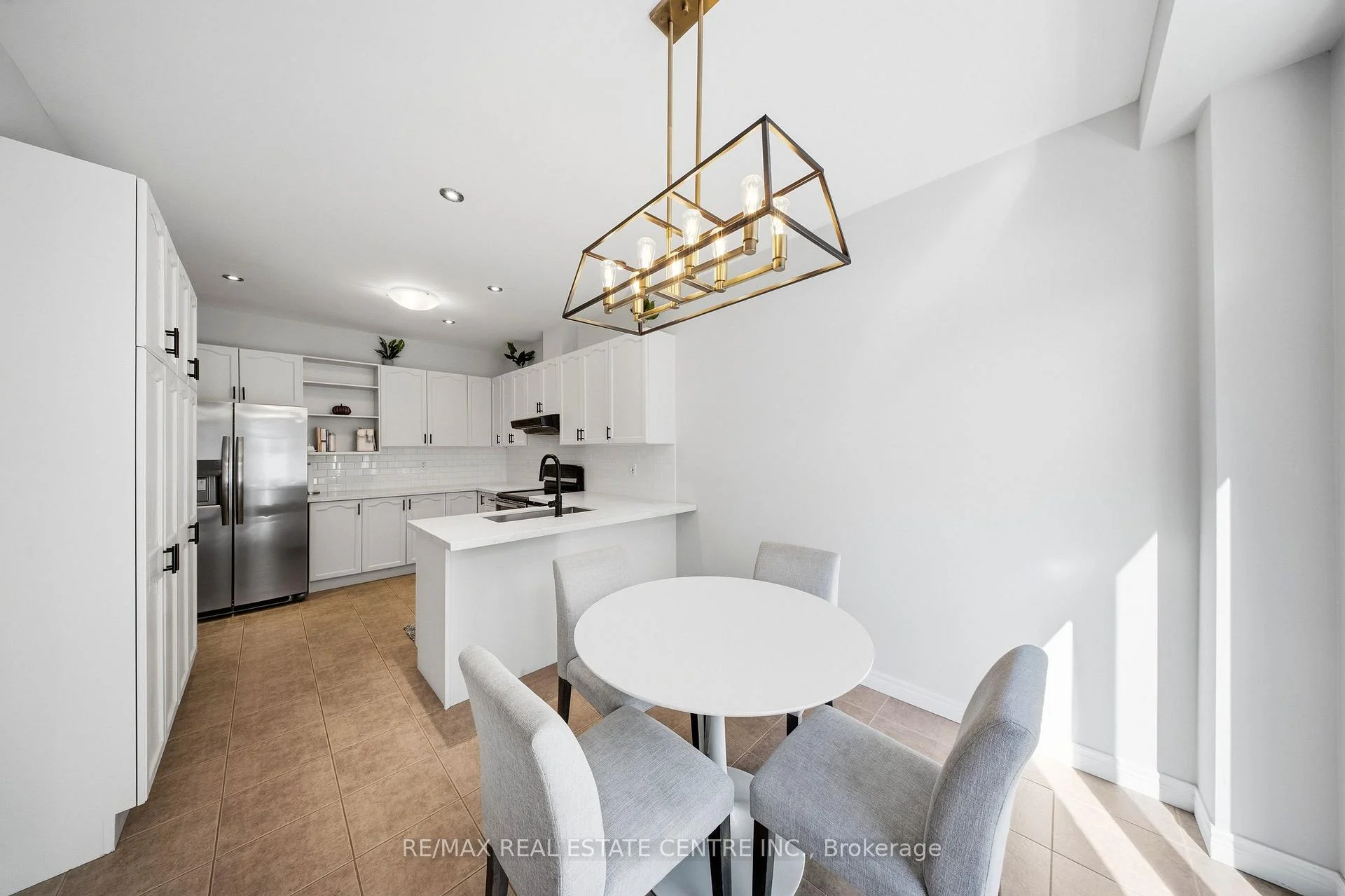 Photo 19 of 5300 Picketts Way, Burlington, Orchard — HOMEH