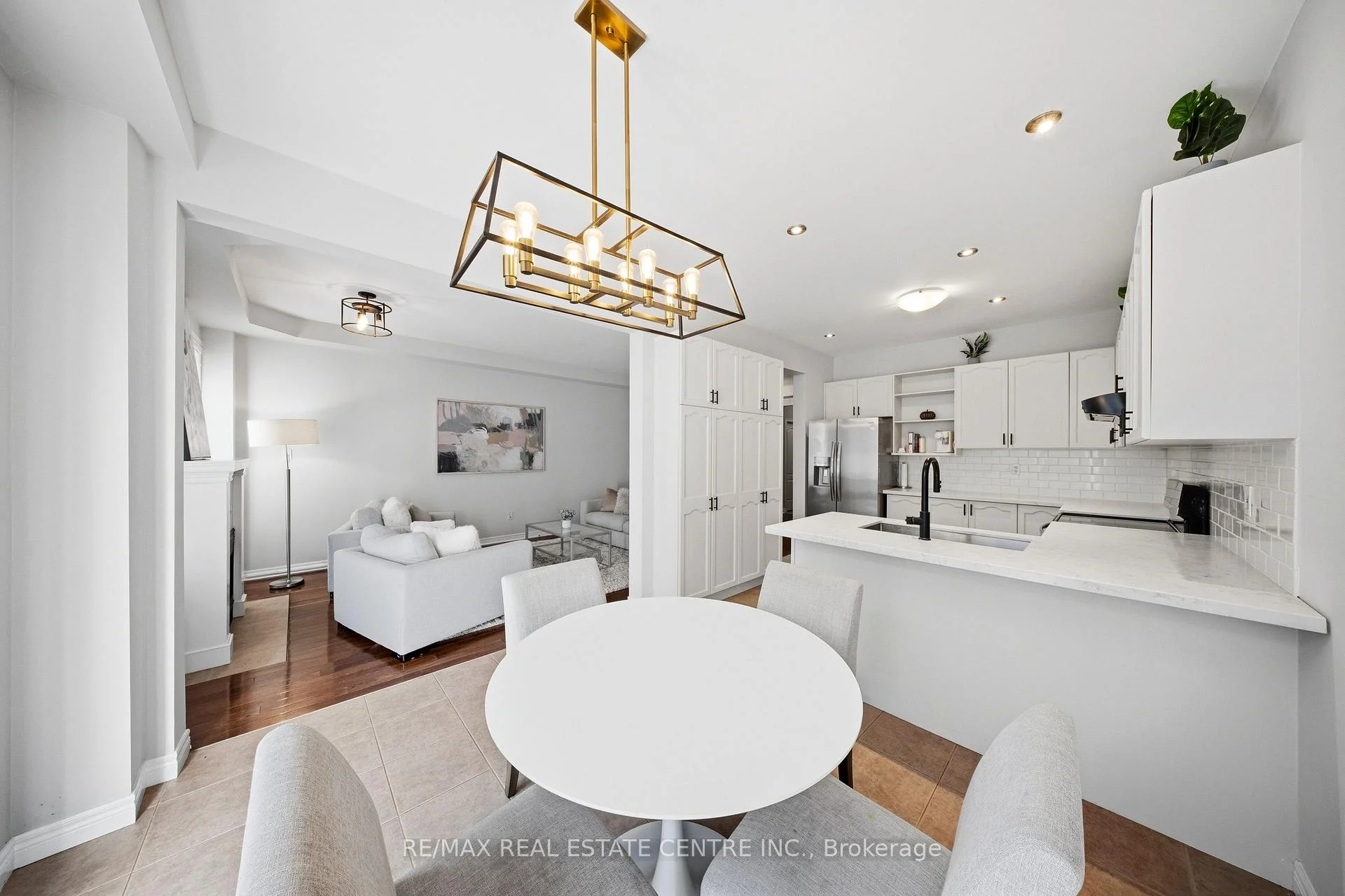 Photo 20 of 5300 Picketts Way, Burlington, Orchard — HOMEH