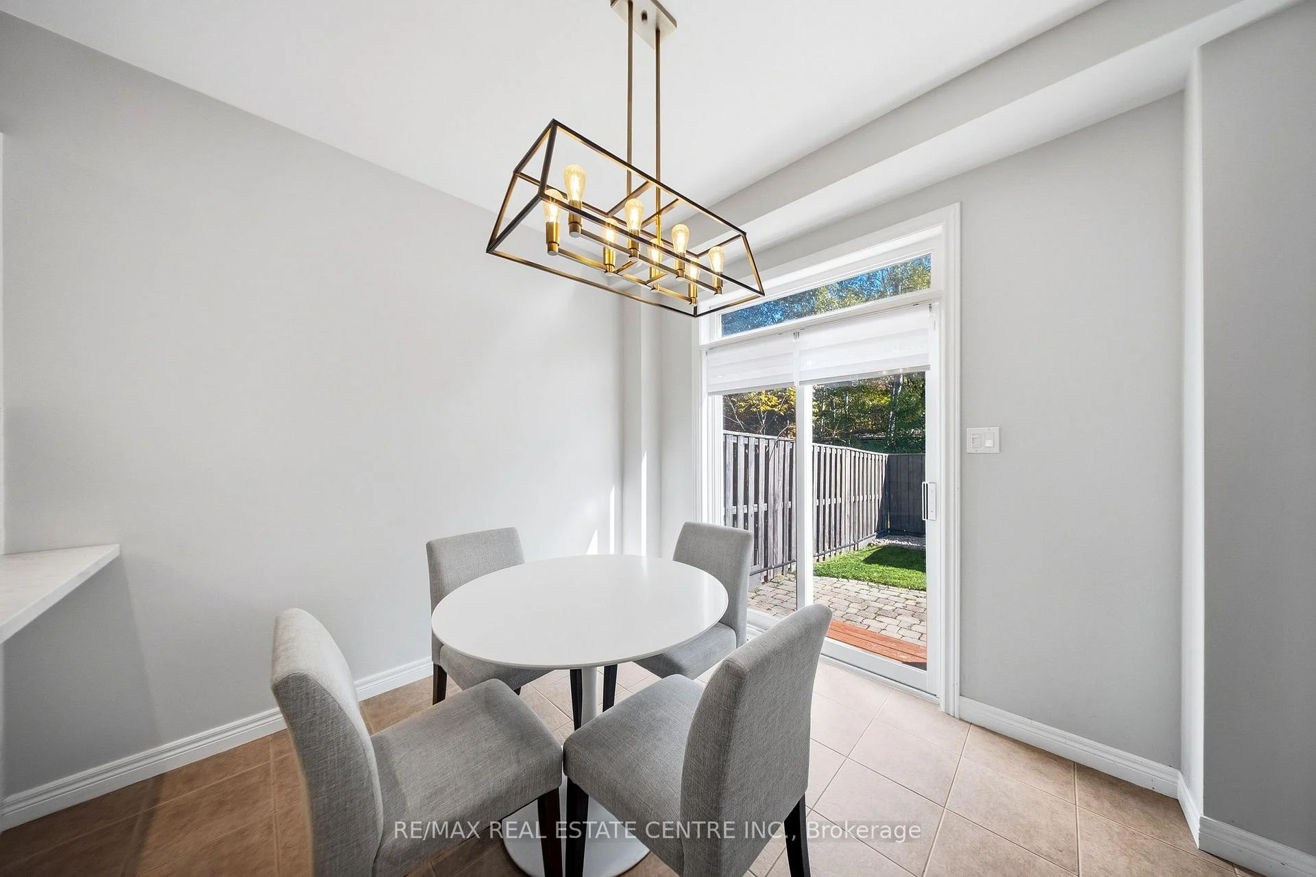 Photo 26 of 5300 Picketts Way, Burlington, Orchard — HOMEH