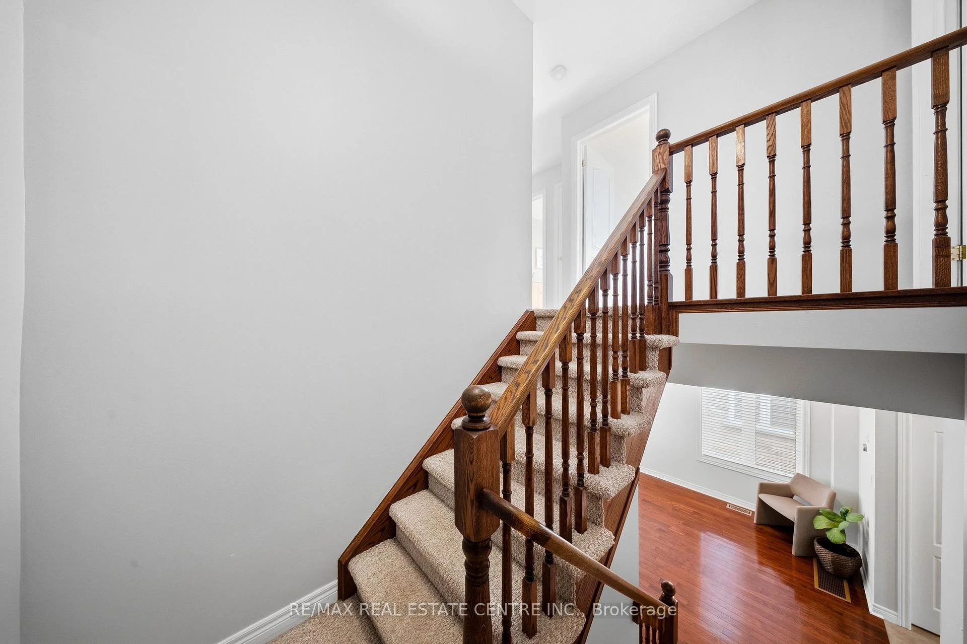 Photo 27 of 5300 Picketts Way, Burlington, Orchard — HOMEH