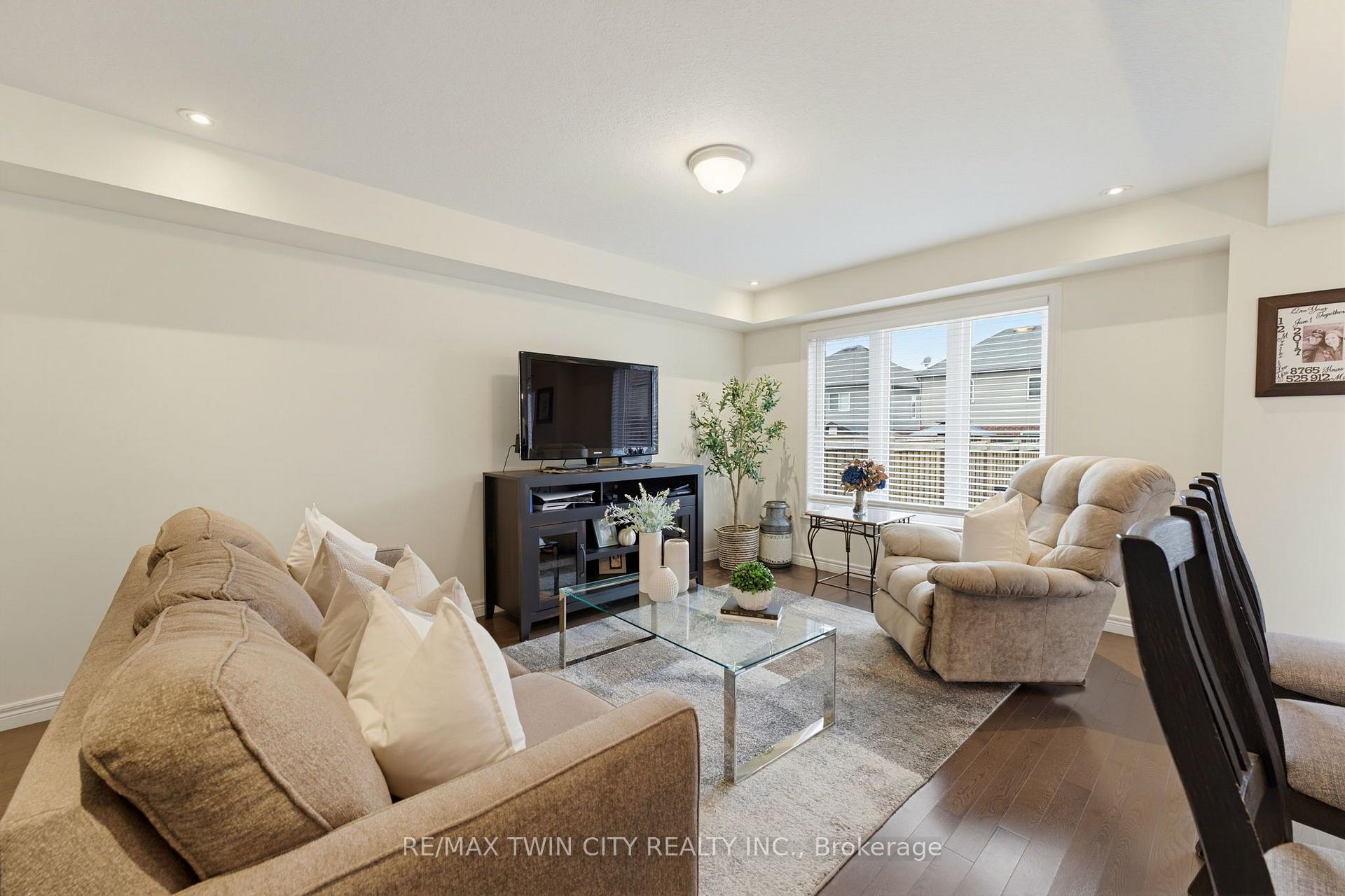 Photo 6 of 34 Freer Drive, North Dumfries, Ayr — HOMEH